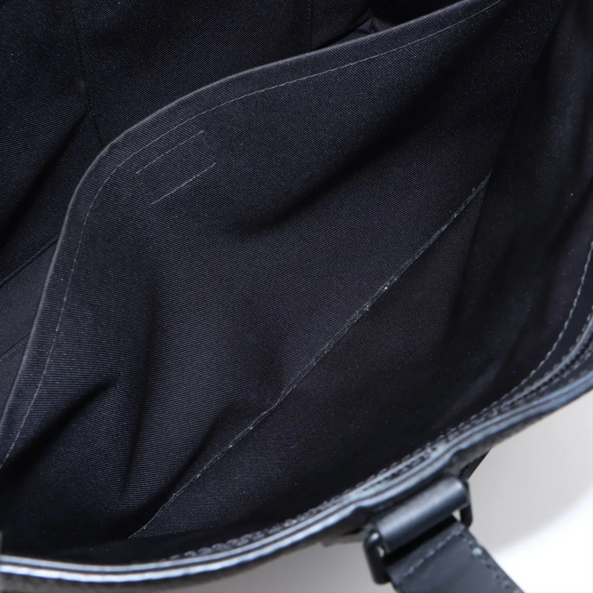 Taurillon Monogram Sac Plat 24H M24786 Black RFID Reactive — view 10