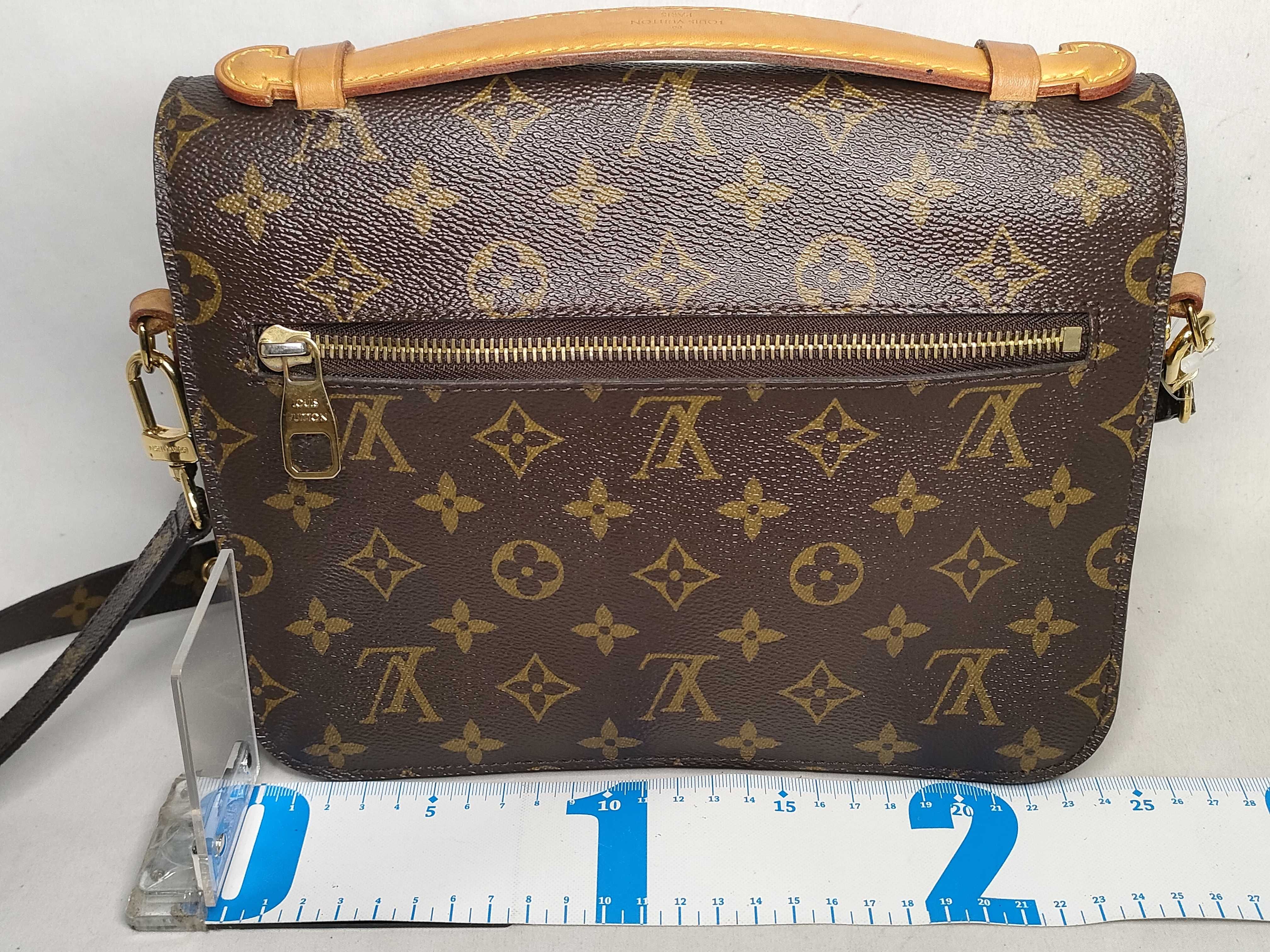 Monogram Louis Vuitton Shoulder Bag Handbag — view 2