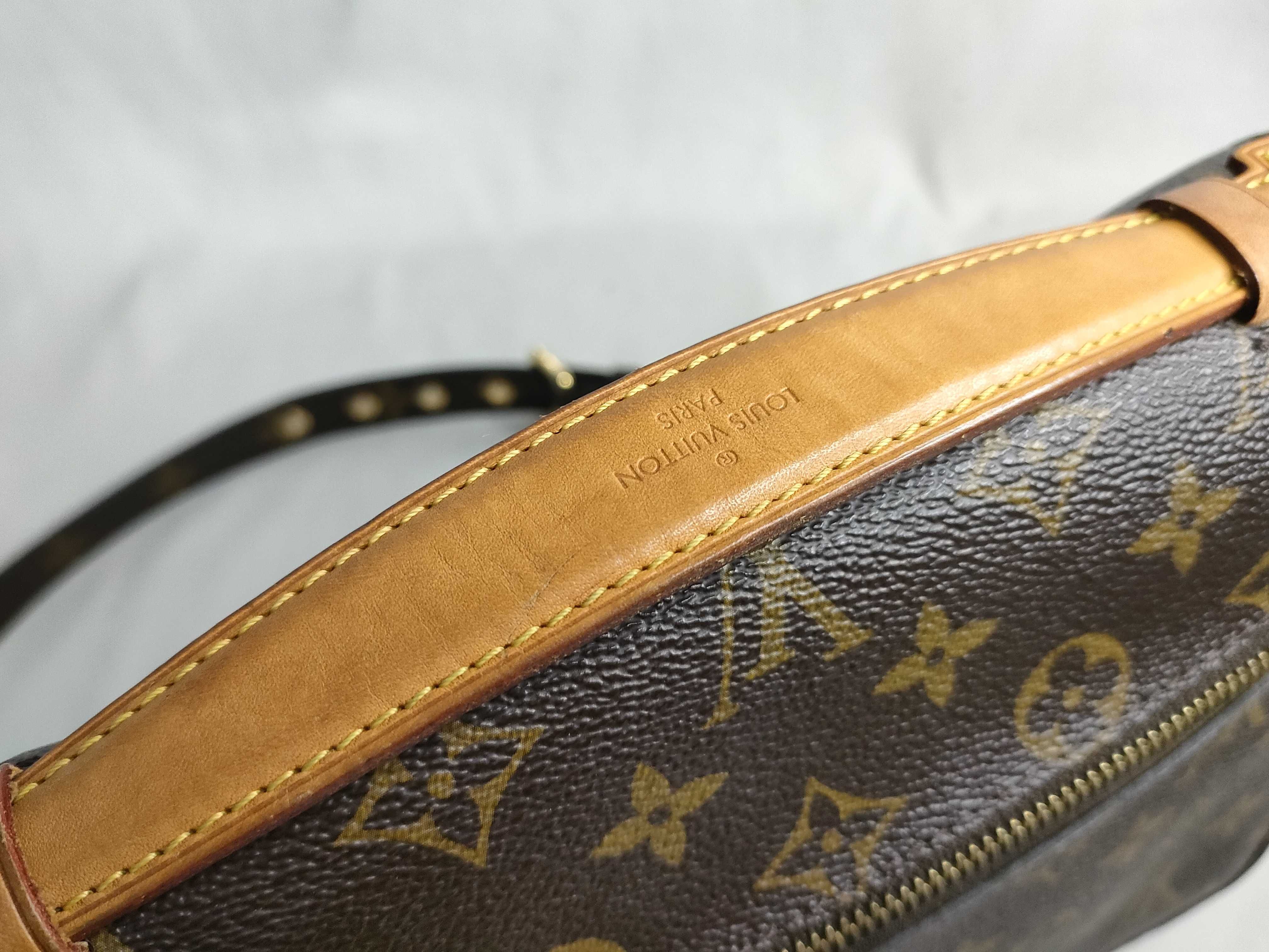 Monogram Louis Vuitton Shoulder Bag Handbag — view 4
