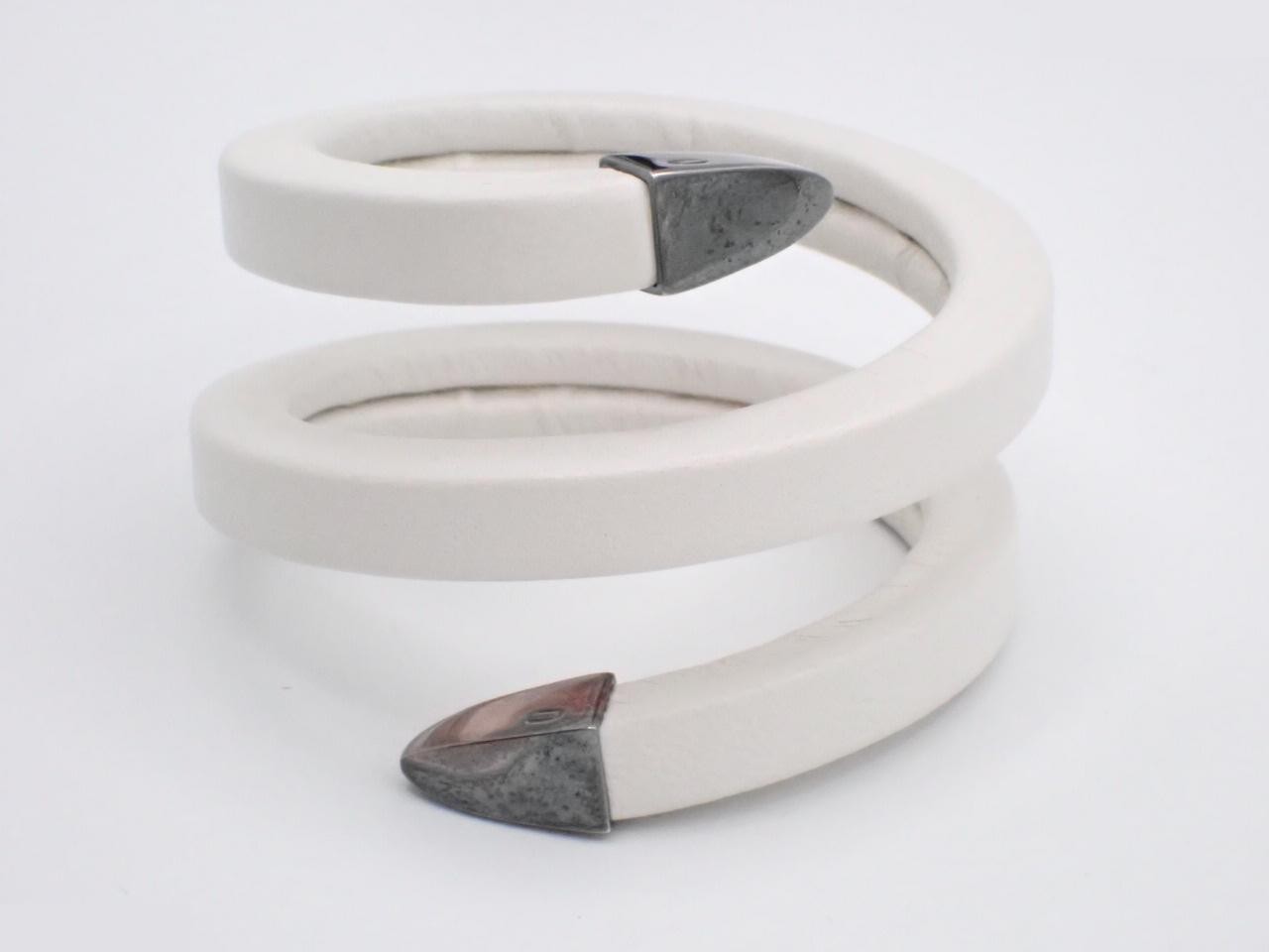 Bracelet/Bangle: Wrist circumference approximately cm — view 3