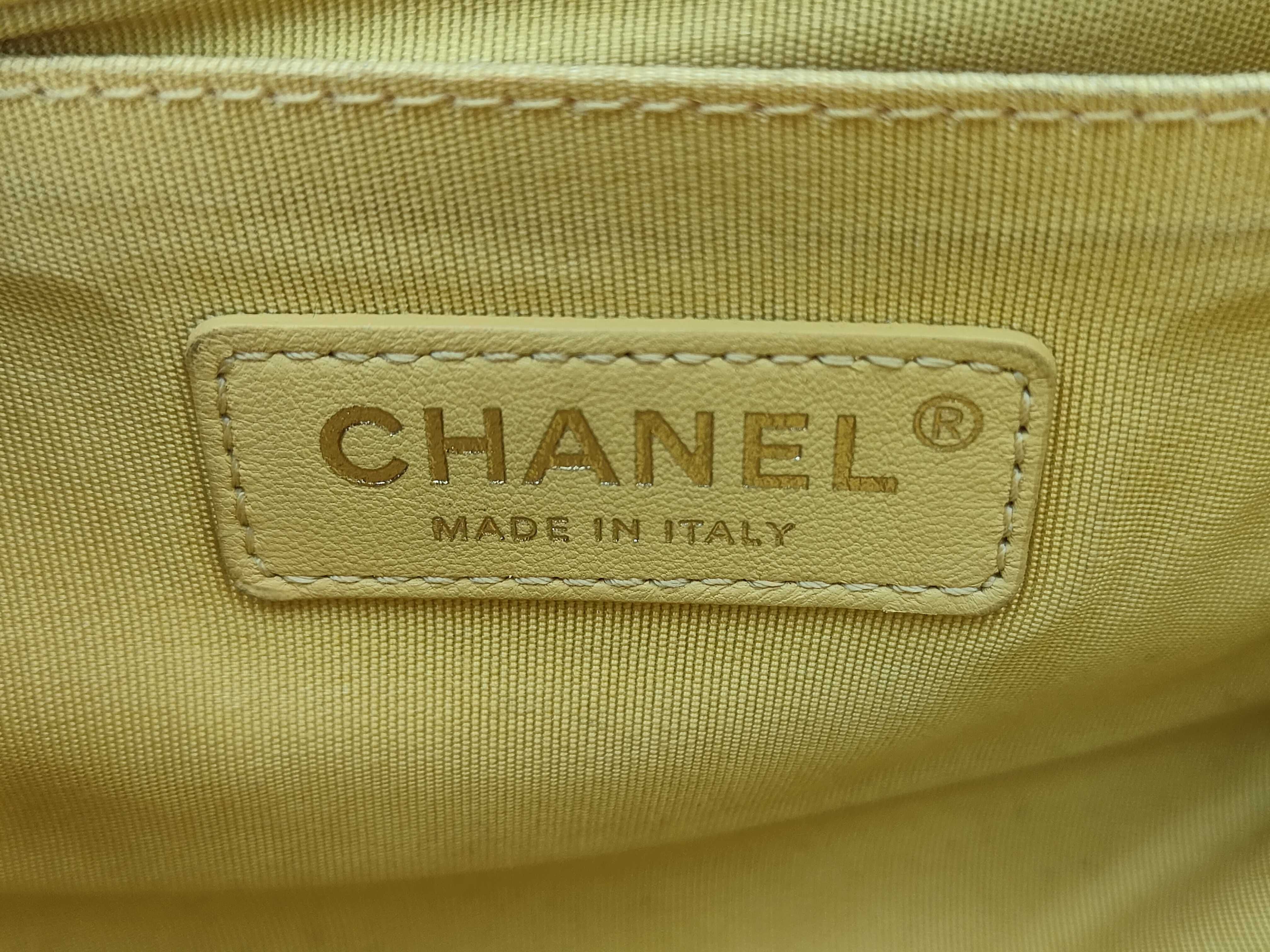 Boy Chanel 20 Caviar Yellow Chain Shoulder Bag — view 11