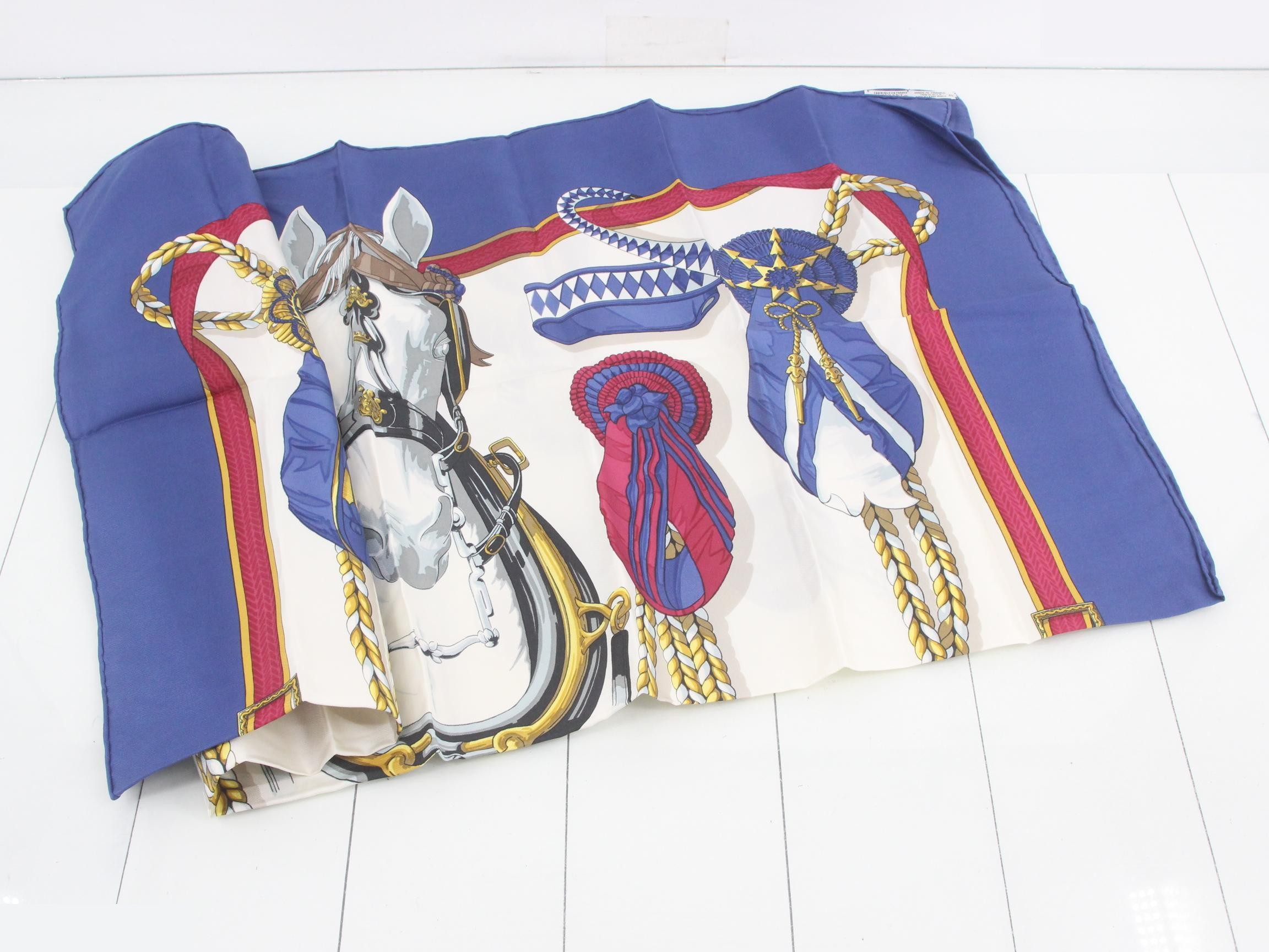 Hermès Carre 90 — view 3