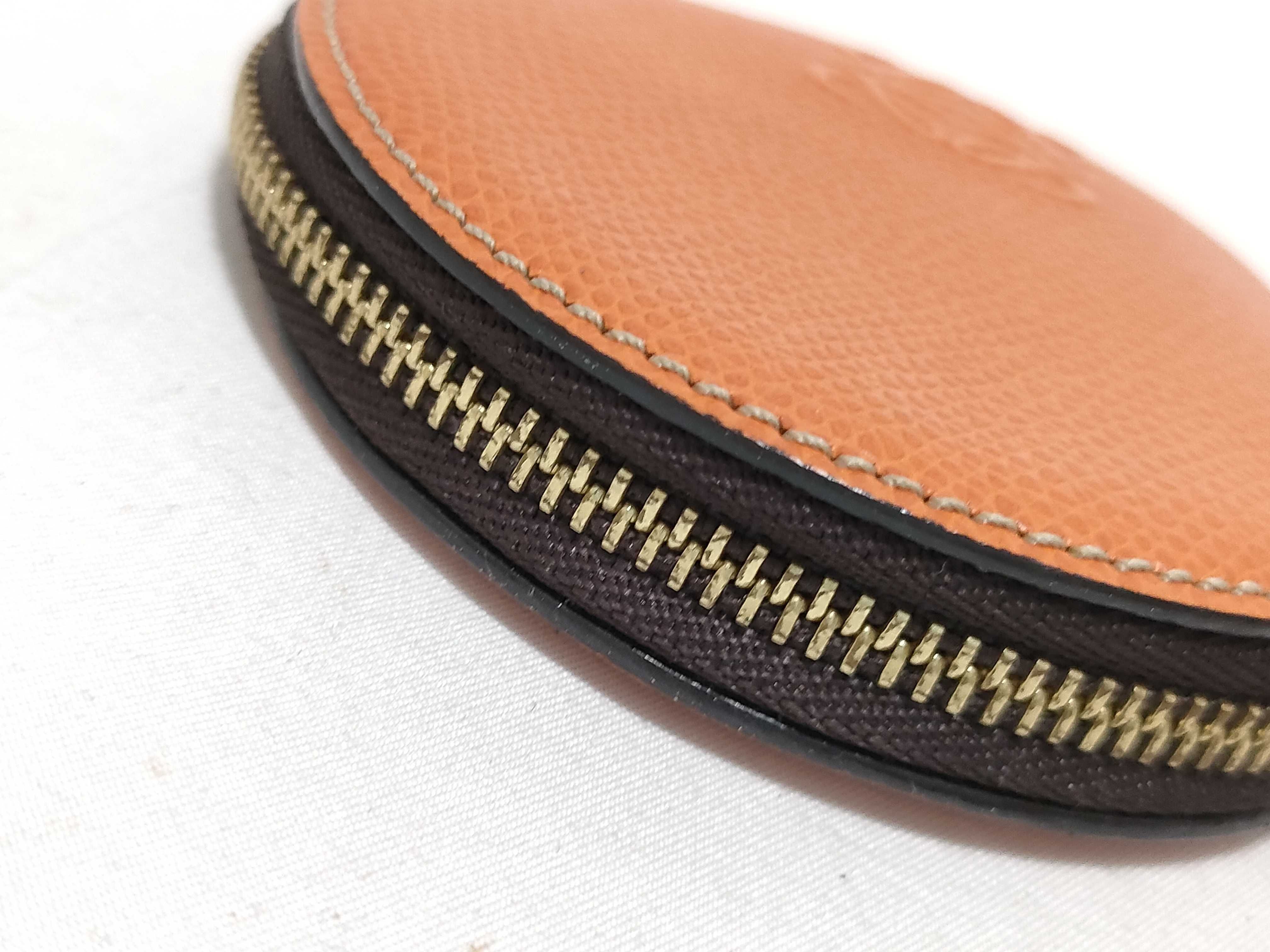 Anagram Coin Case — view 8