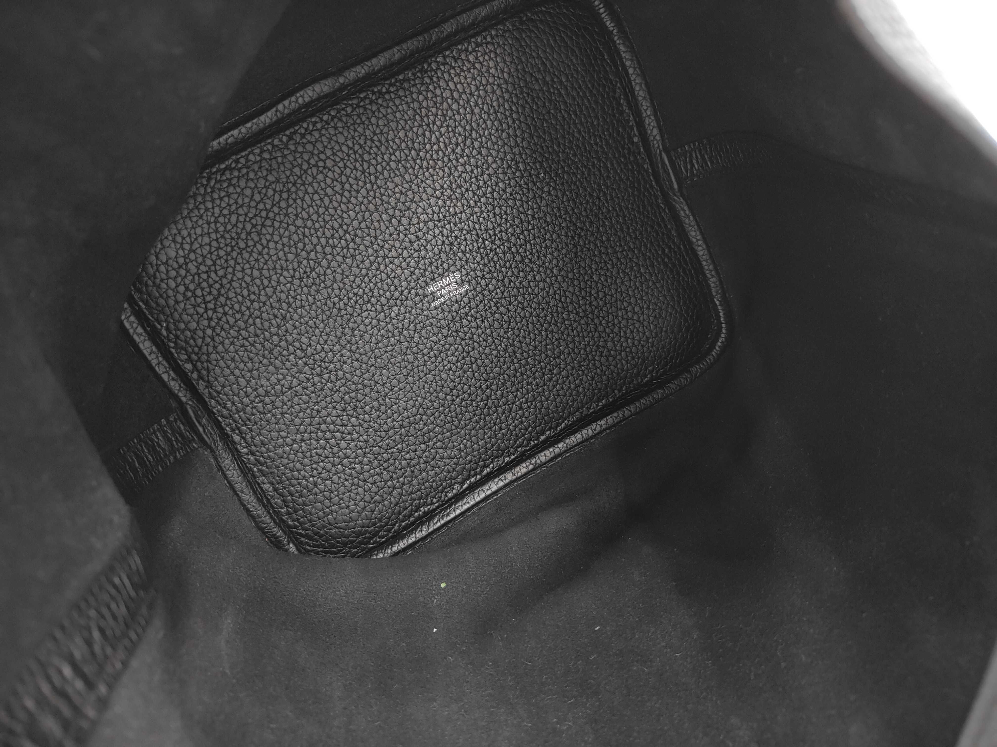 Picotin 22 Black Handbag — view 8