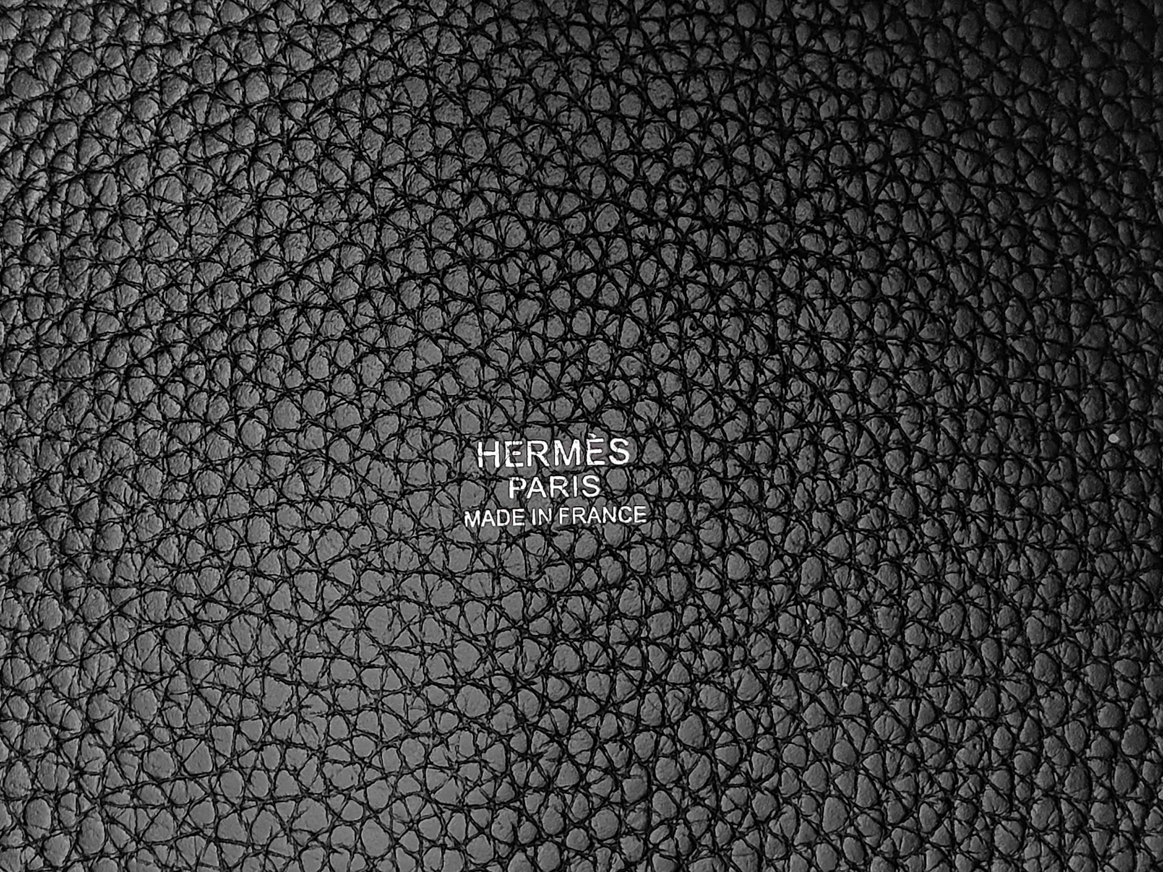 Picotin 22 Black Handbag — view 9