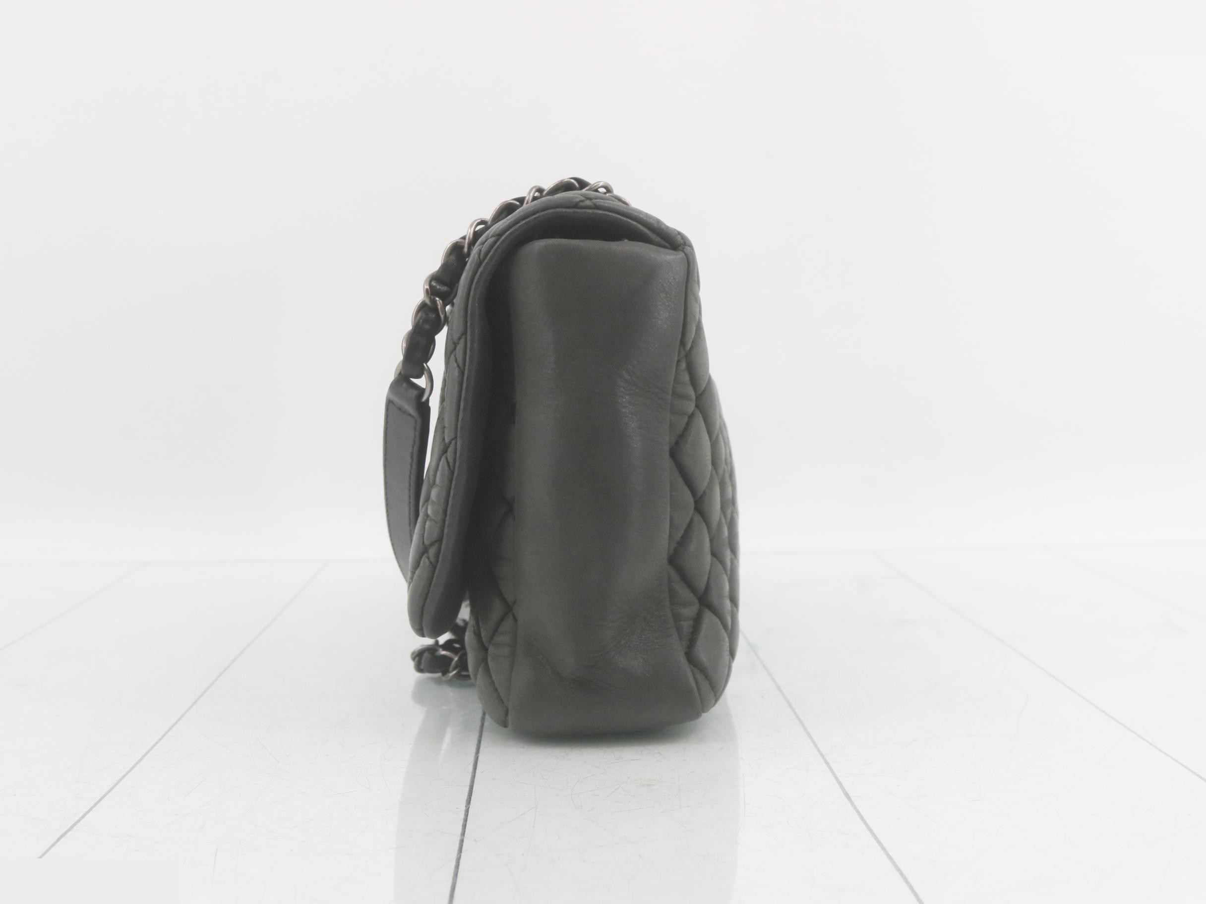 Matelassé (bag) - Shoulder bag — view 3