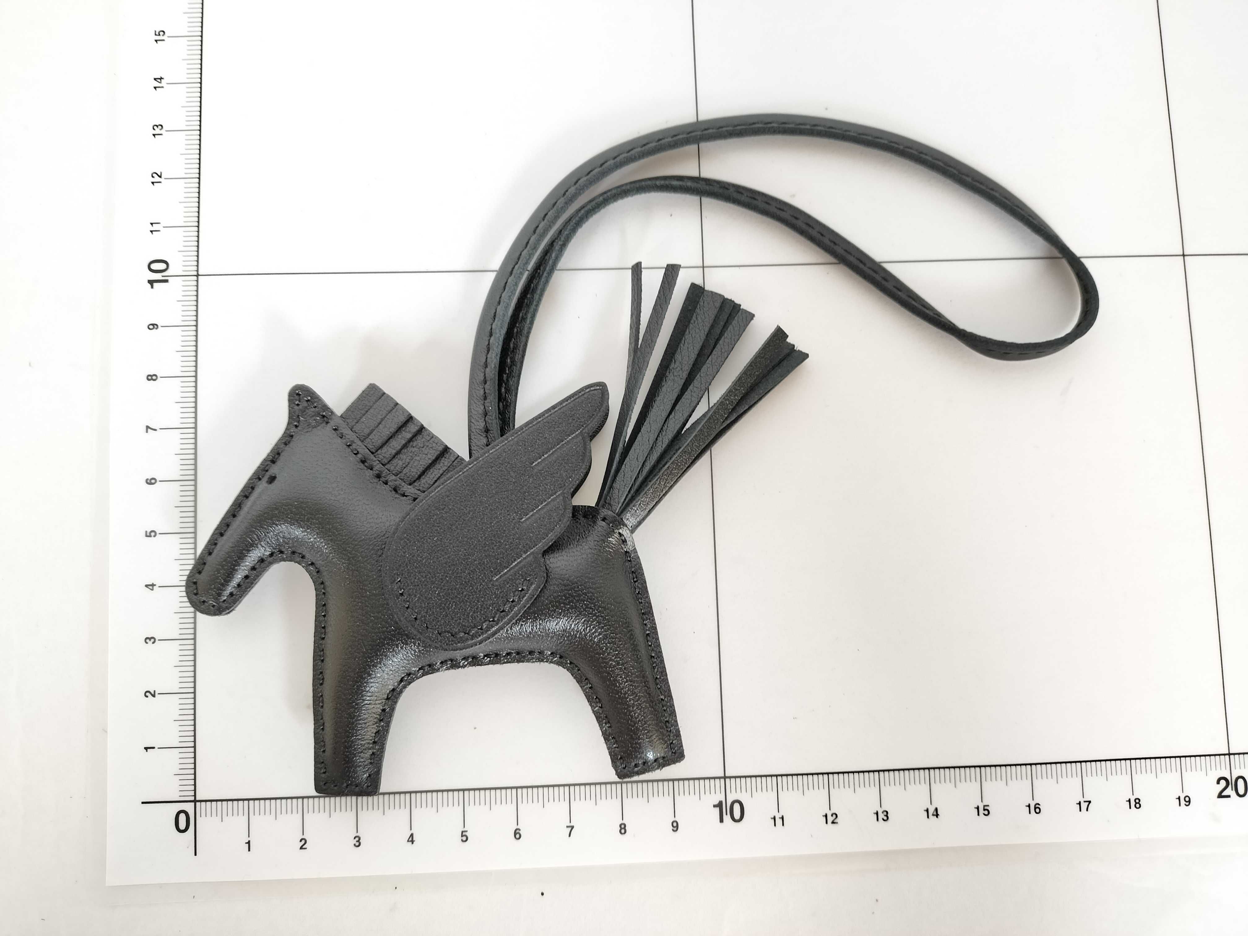Rodeo PM Pegasus So Black G Stamp Charm — view 3