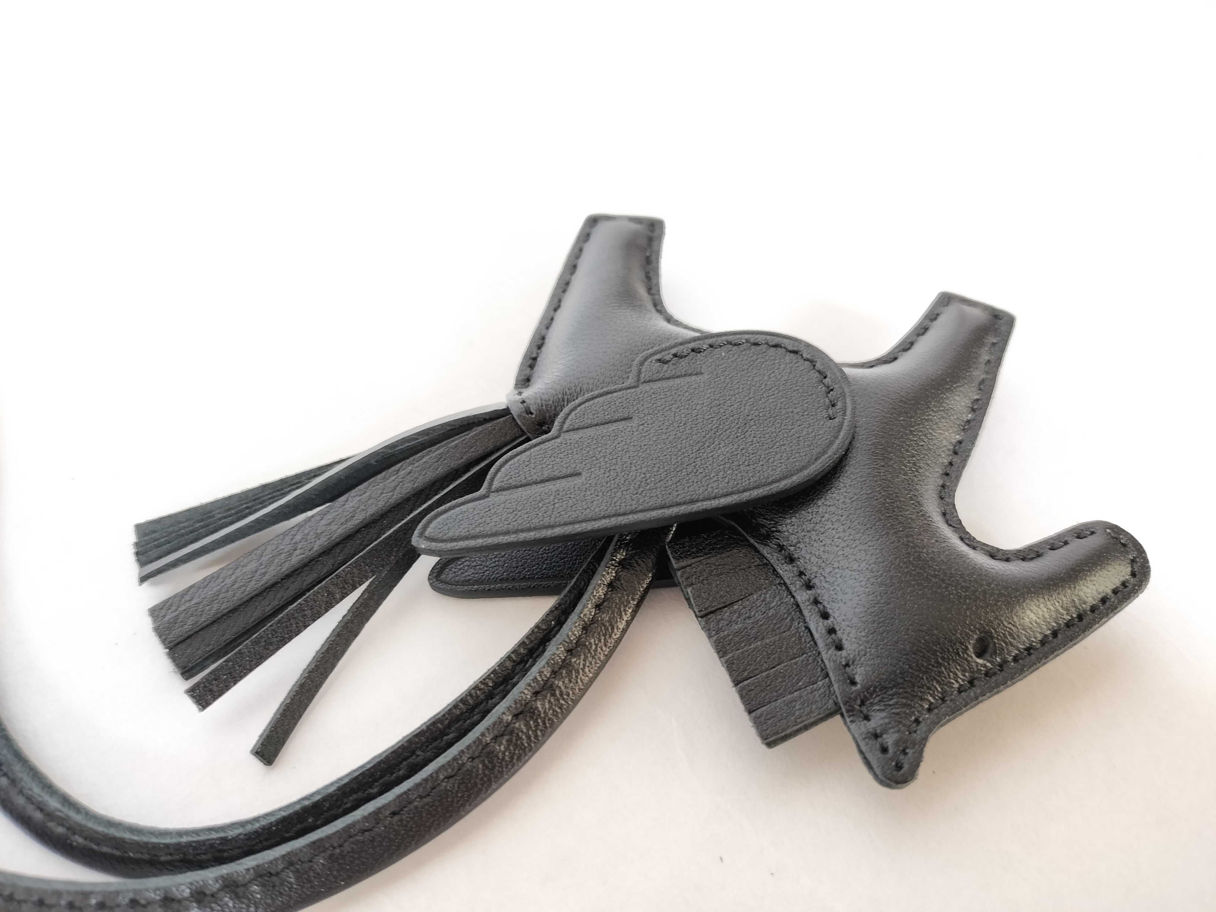 Rodeo PM Pegasus So Black G Stamp Charm — view 5