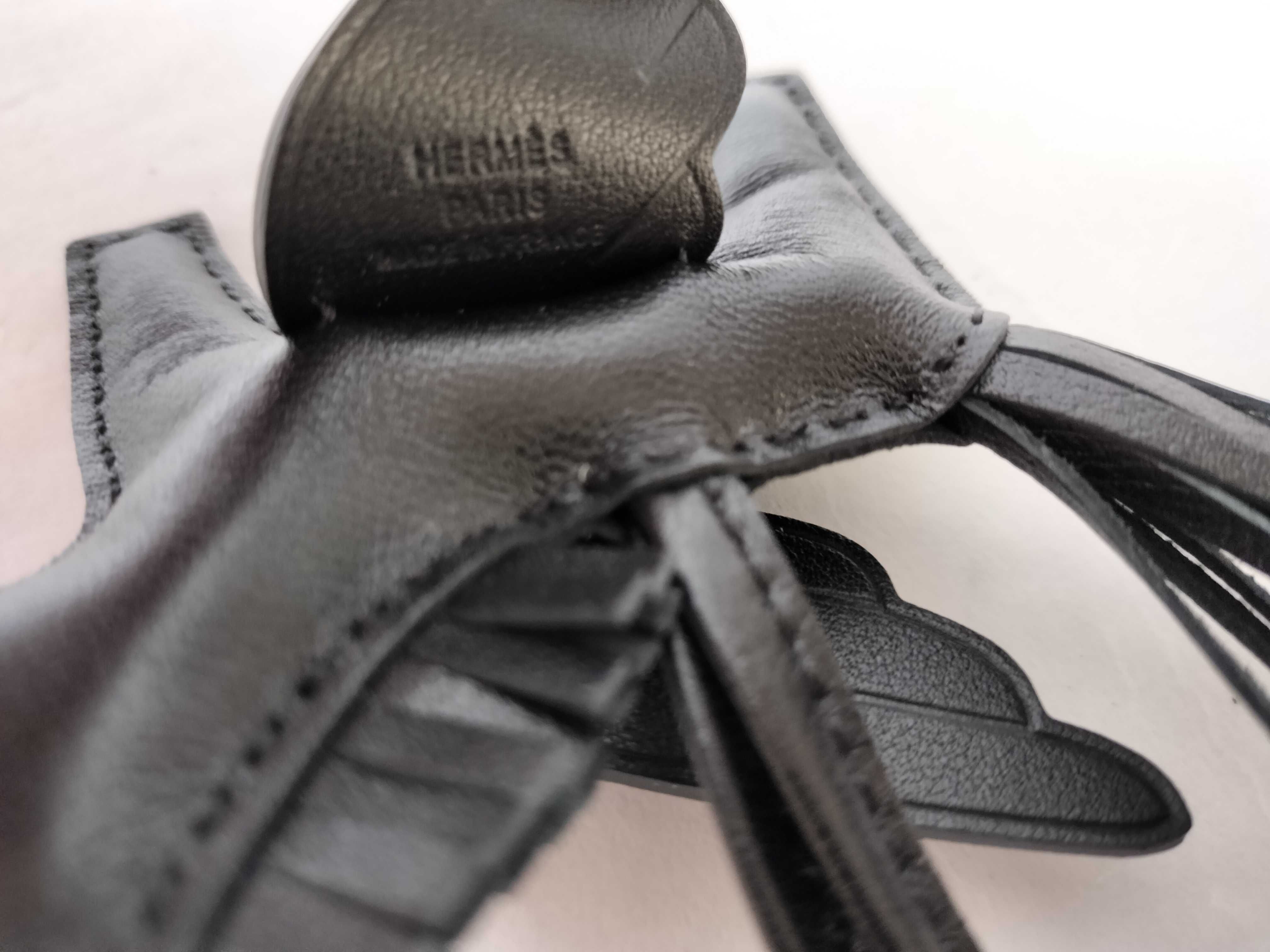 Rodeo PM Pegasus So Black G Stamp Charm — view 7