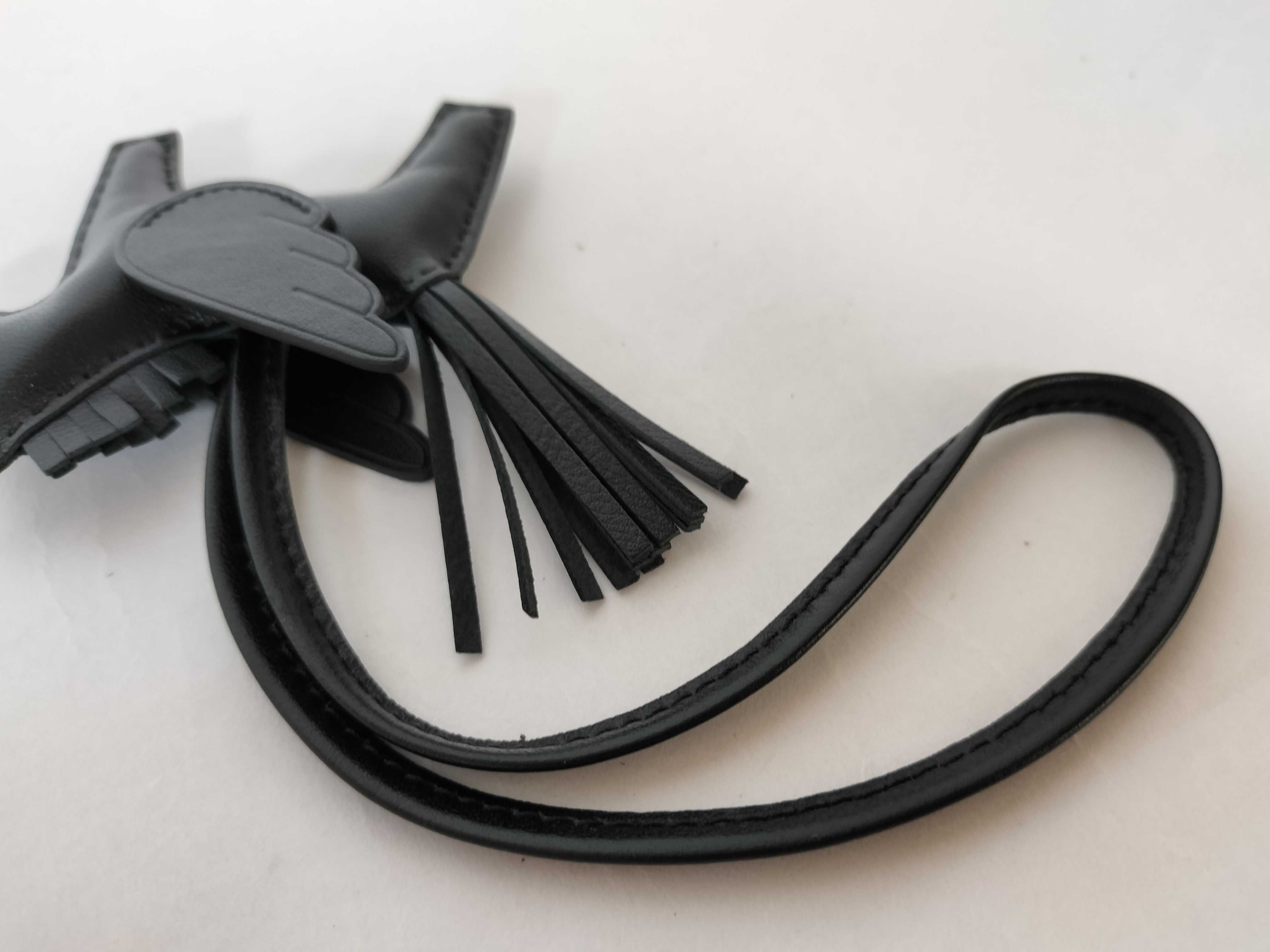 Rodeo PM Pegasus So Black G Stamp Charm — view 8