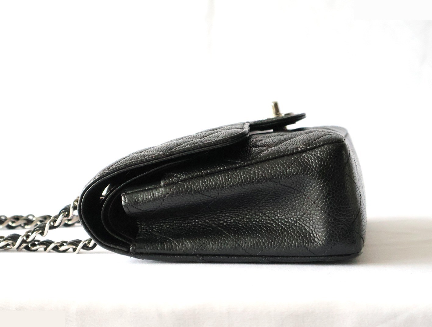 Caviar leather Matelassé 25 Double flap Double chain shoulder bag, black — view 6