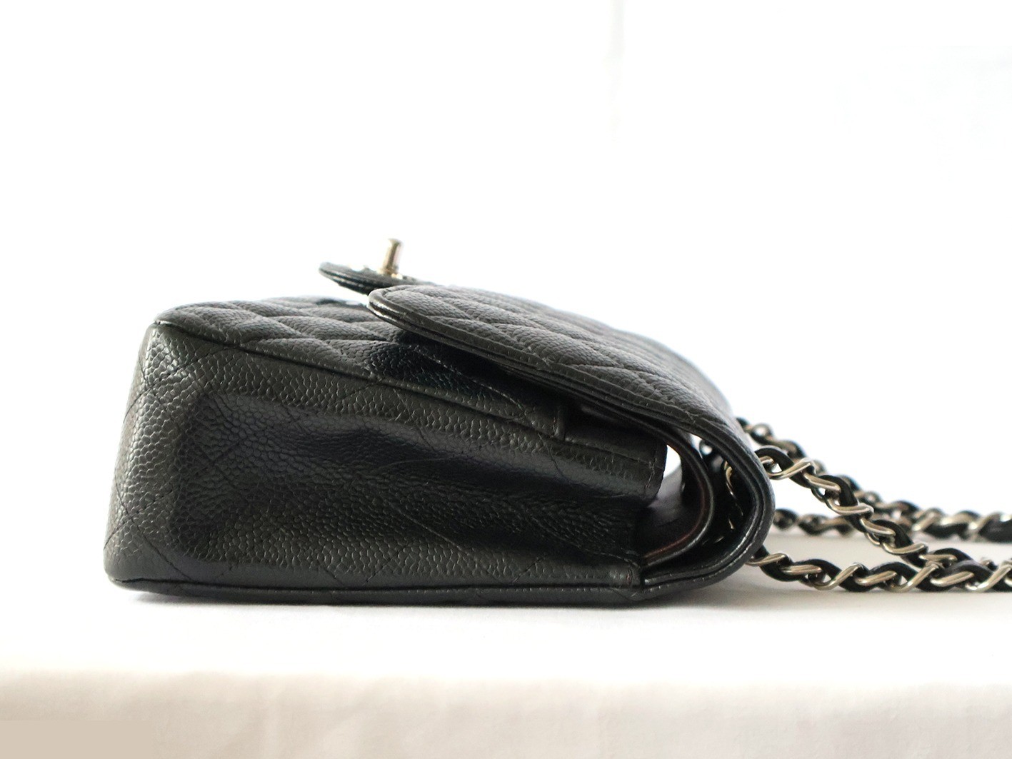 Caviar leather Matelassé 25 Double flap Double chain shoulder bag, black — view 7