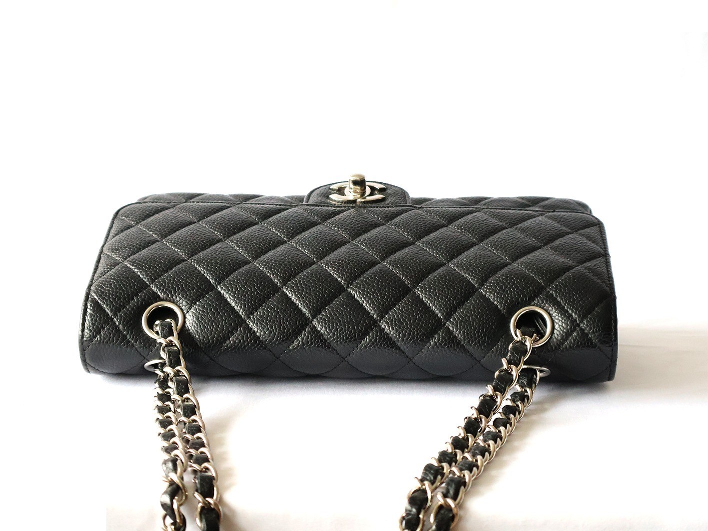 Caviar leather Matelassé 25 Double flap Double chain shoulder bag, black — view 8