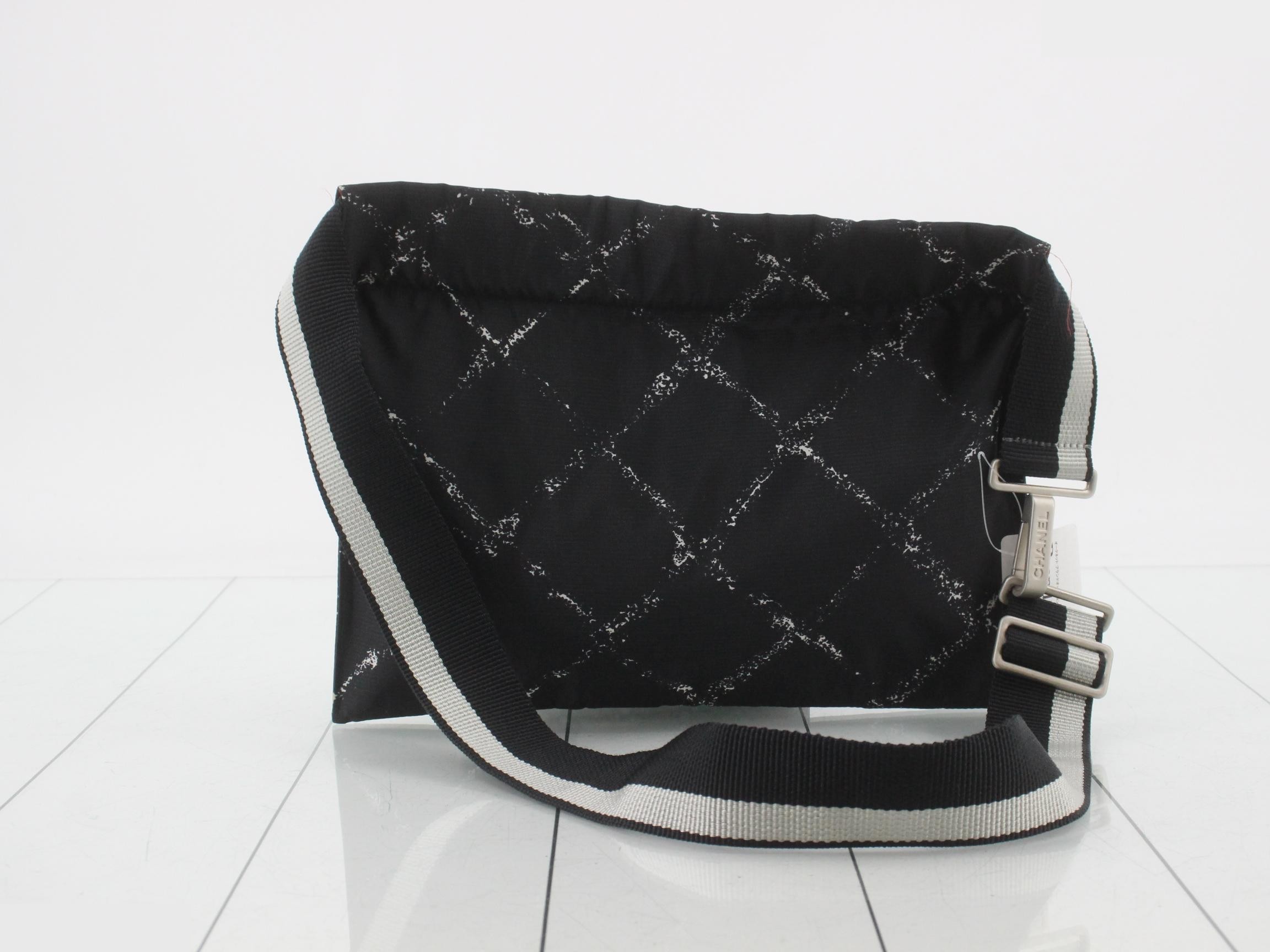 Waist bag — view 2