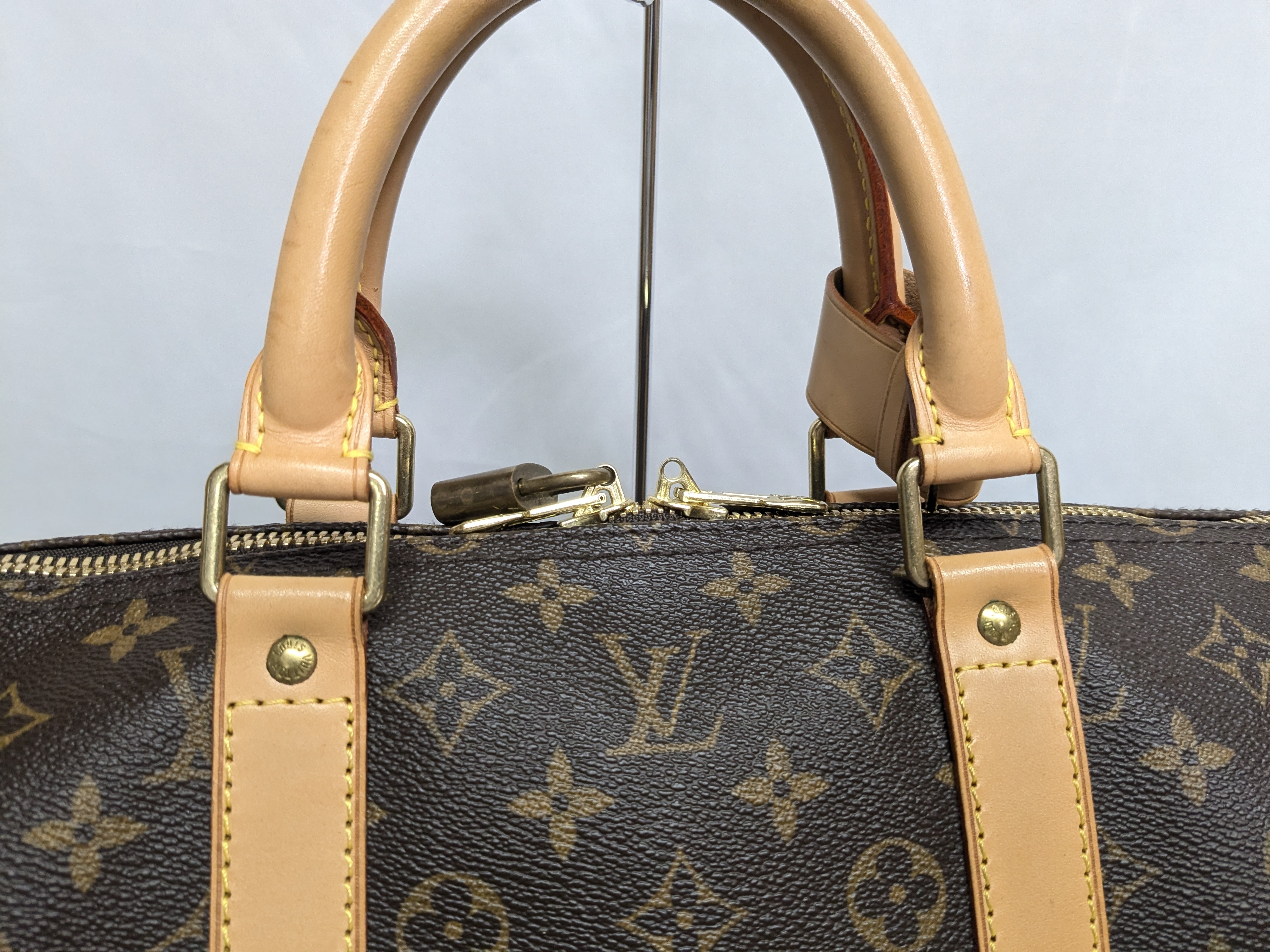LV Monogram Keepall Bandoulière 55 Boston Bag — view 7