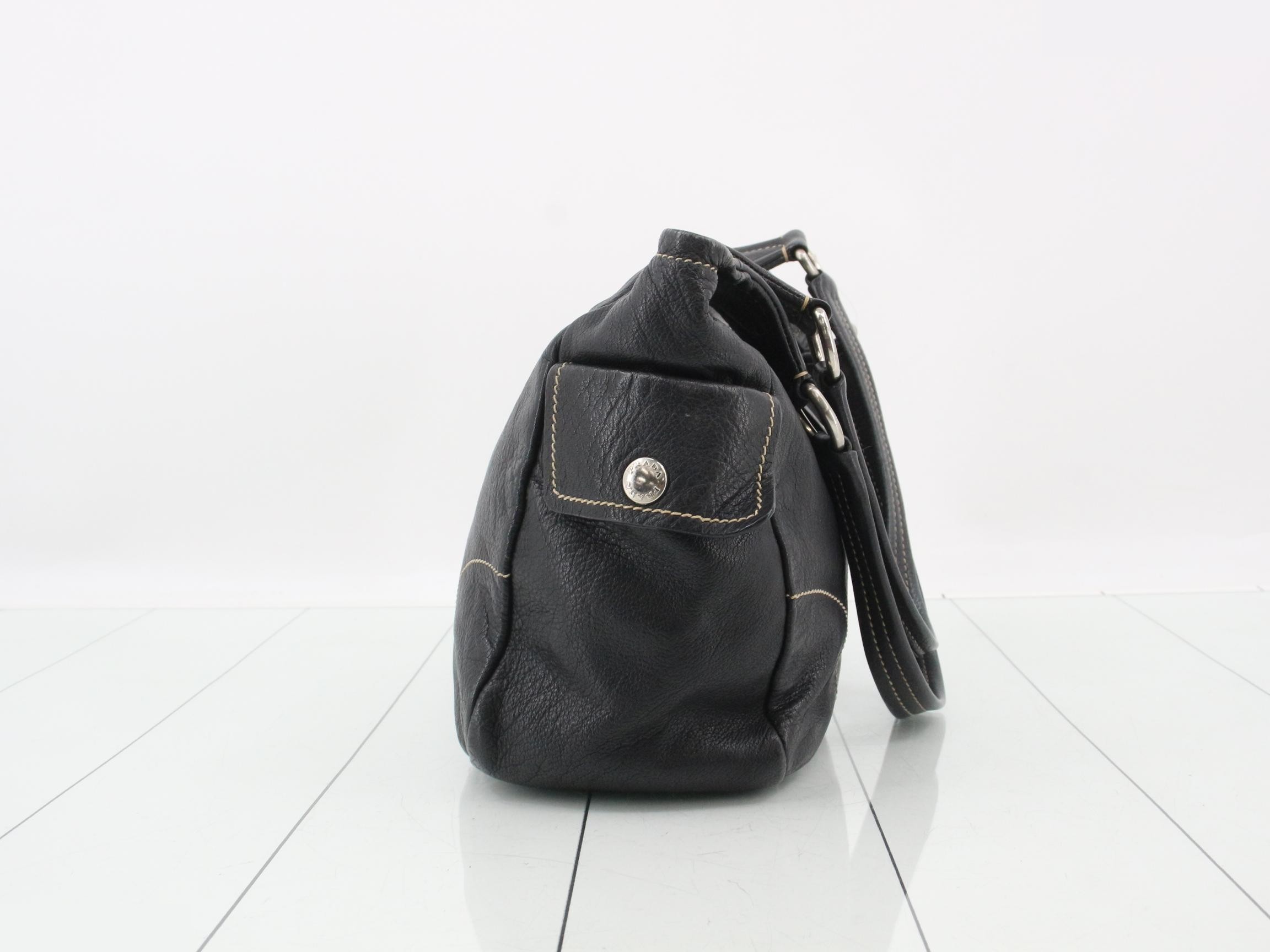 Triangle logo leather tote bag — view 3