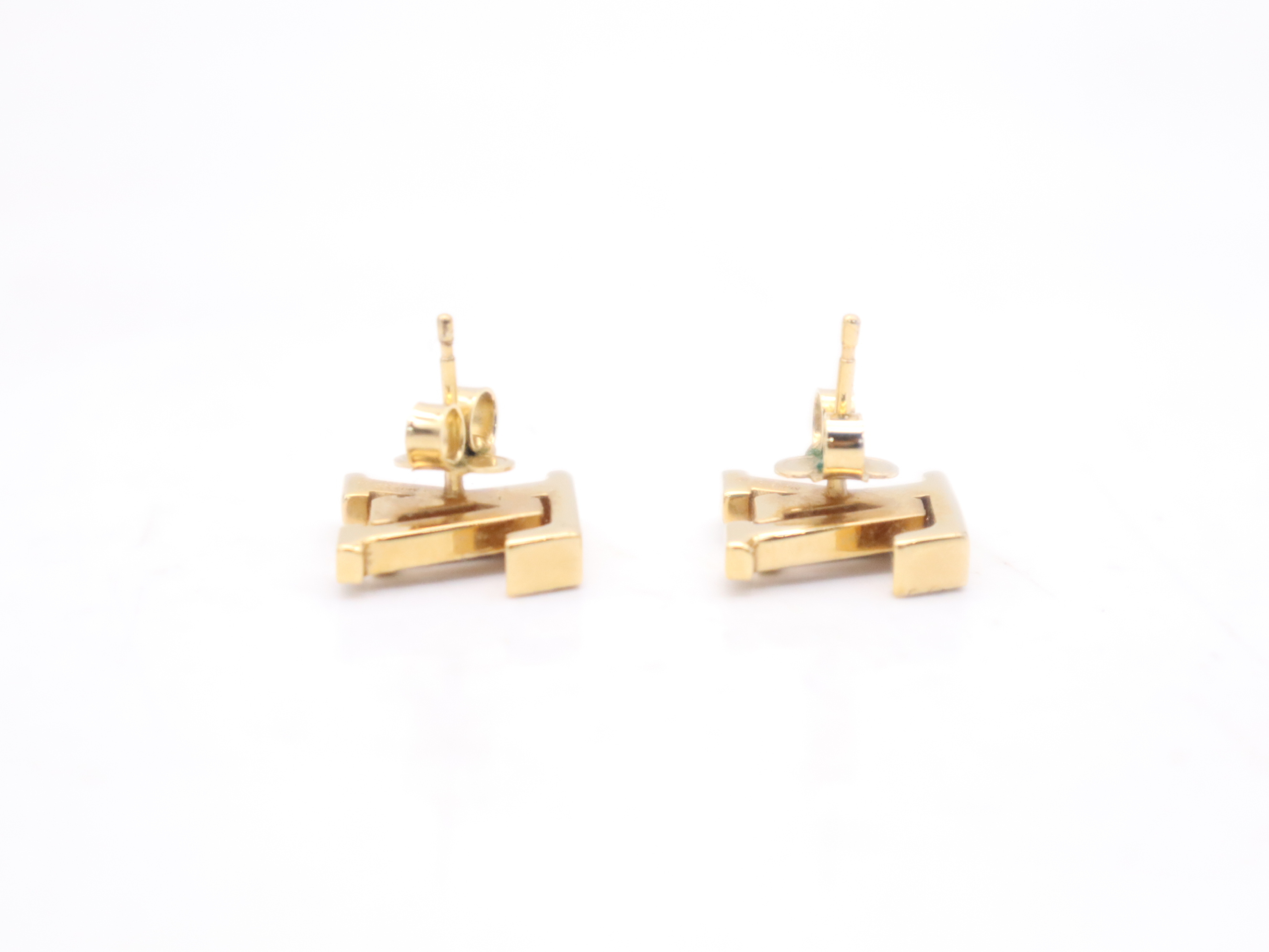 M01235 GP LV Iconic Pearl Earrings Gold Earrings — view 3