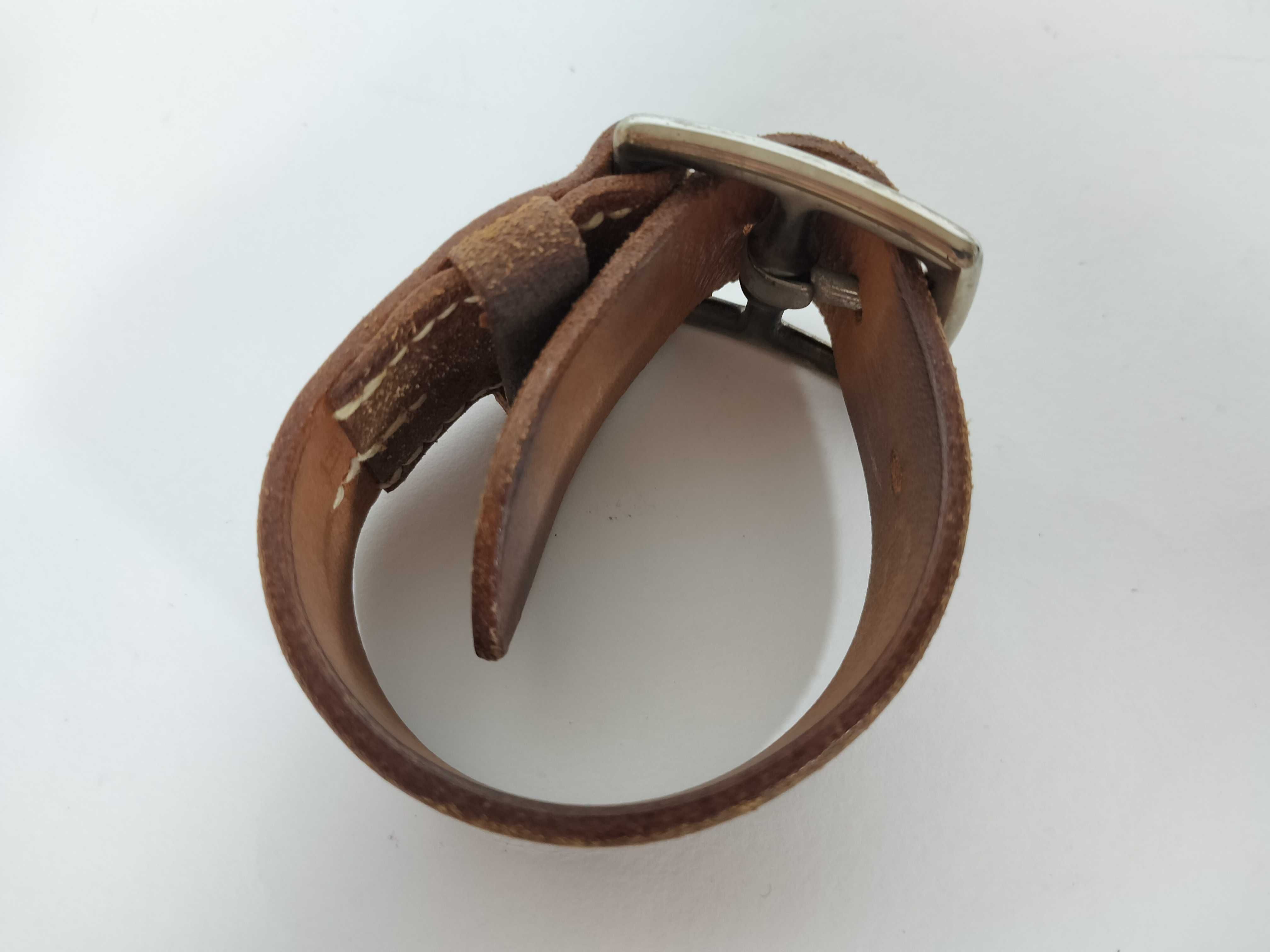 Etrivière Leather Bracelet (Bracelet/Bangle) — view 2