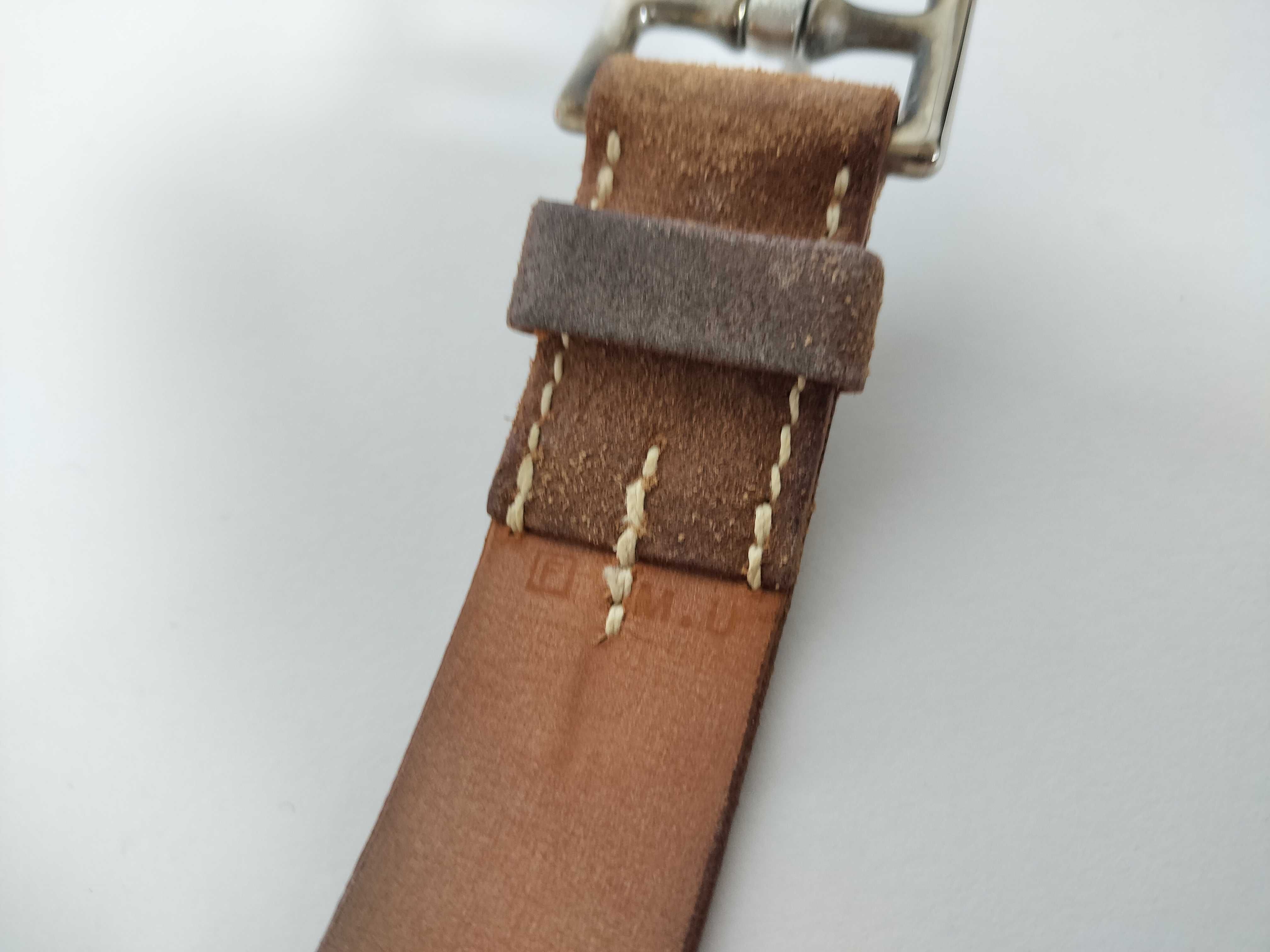 Etrivière Leather Bracelet (Bracelet/Bangle) — view 5