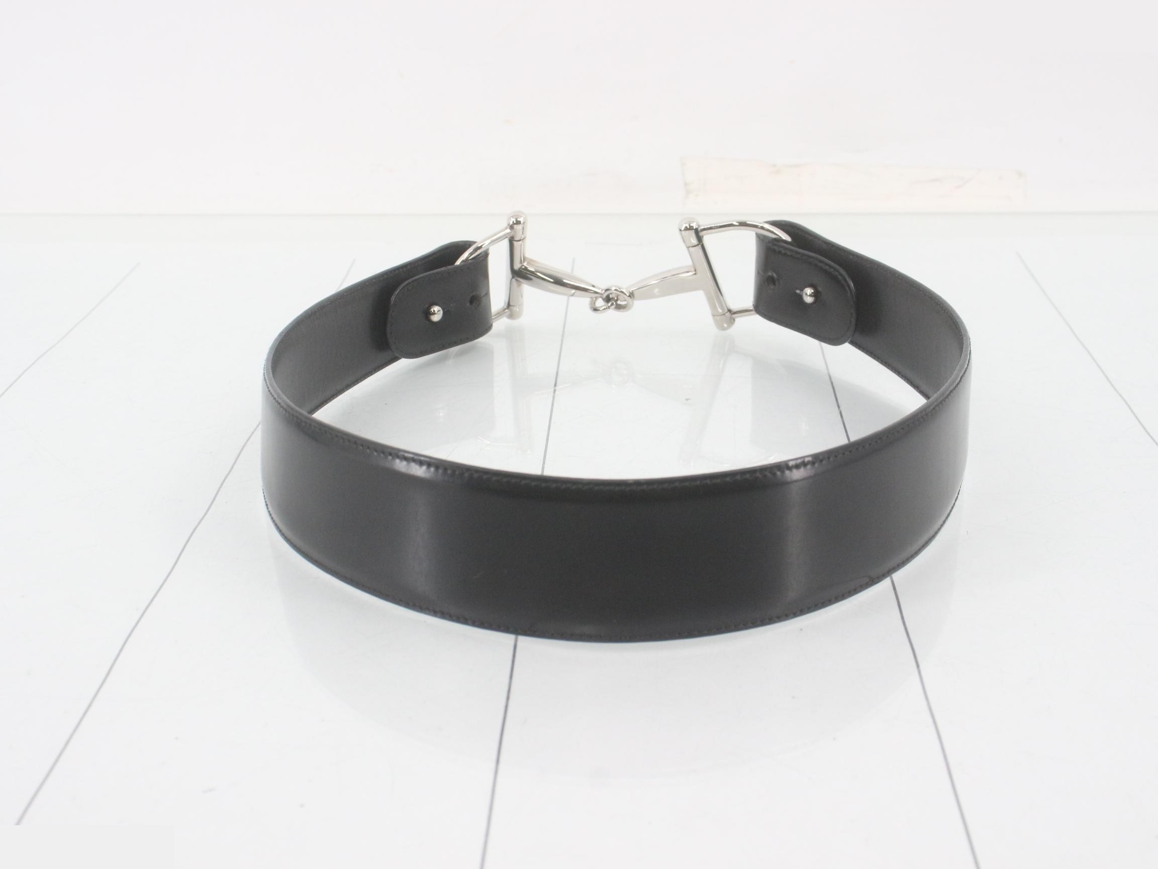 Leather belt with horsebit detail, black and silver. — view 2