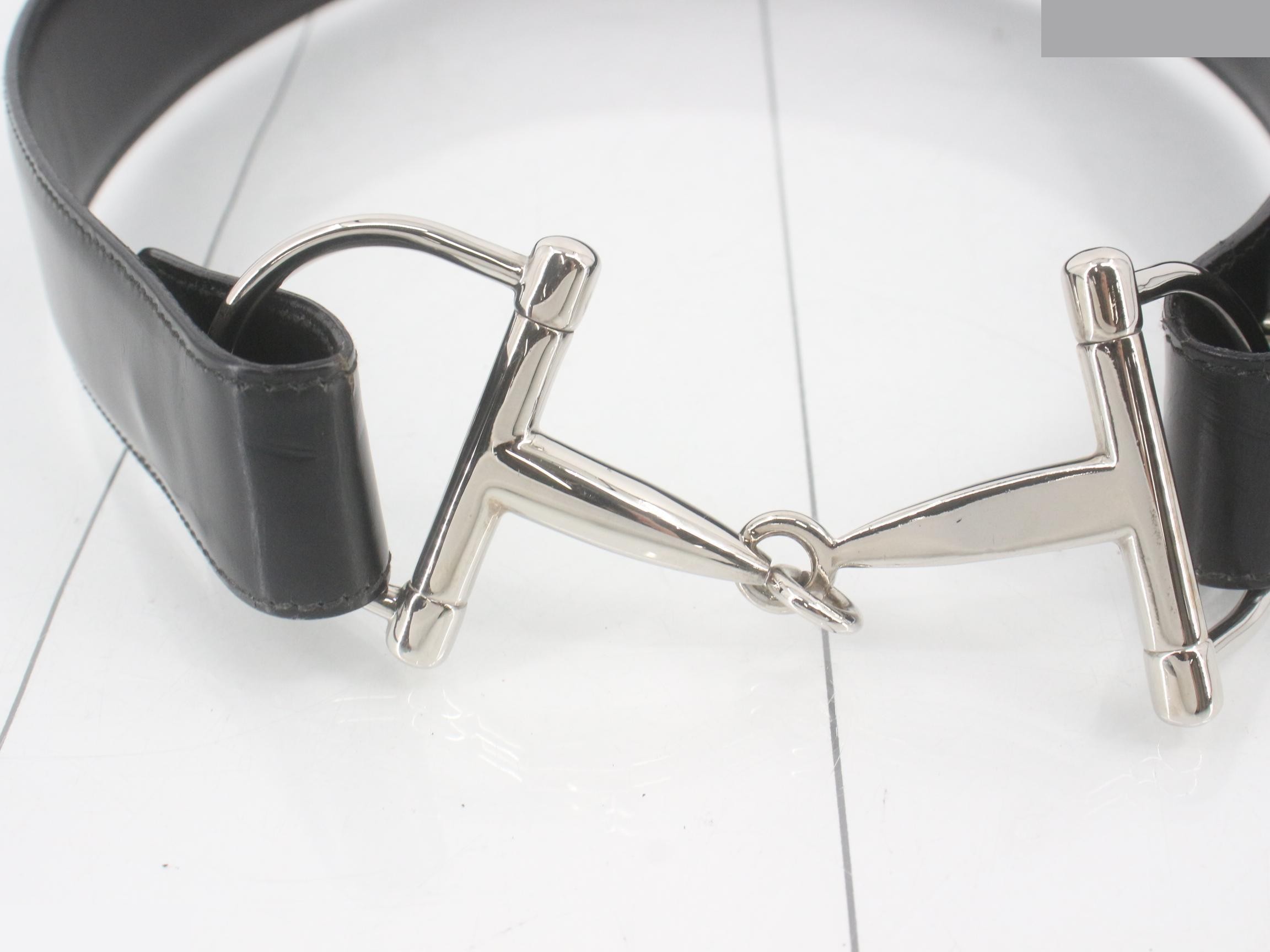 Leather belt with horsebit detail, black and silver. — view 3