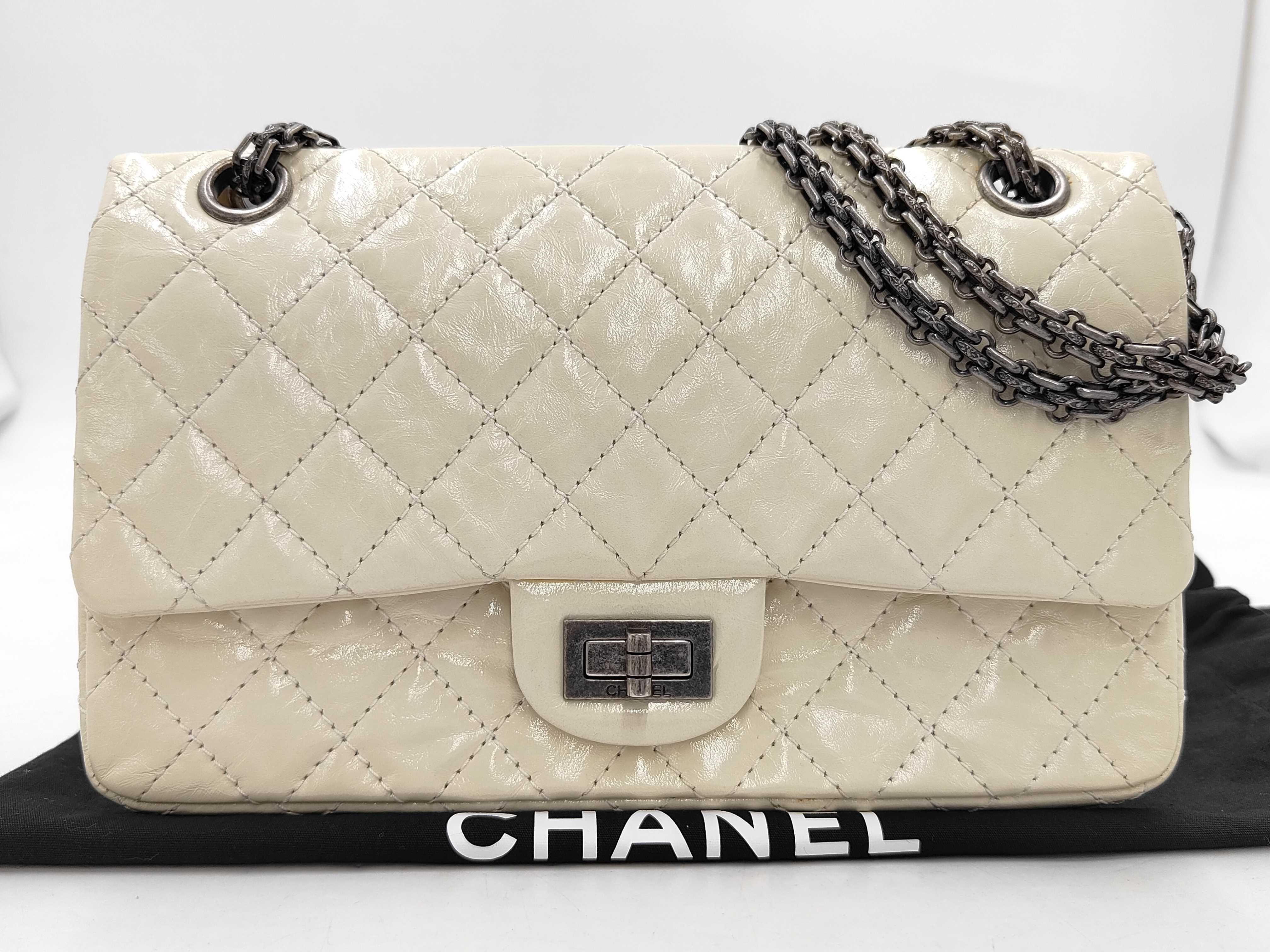Classic 2.55 Medium Matelassé Vintage Calfskin Ivory Silver Hardware A37586 Shoulder Bag