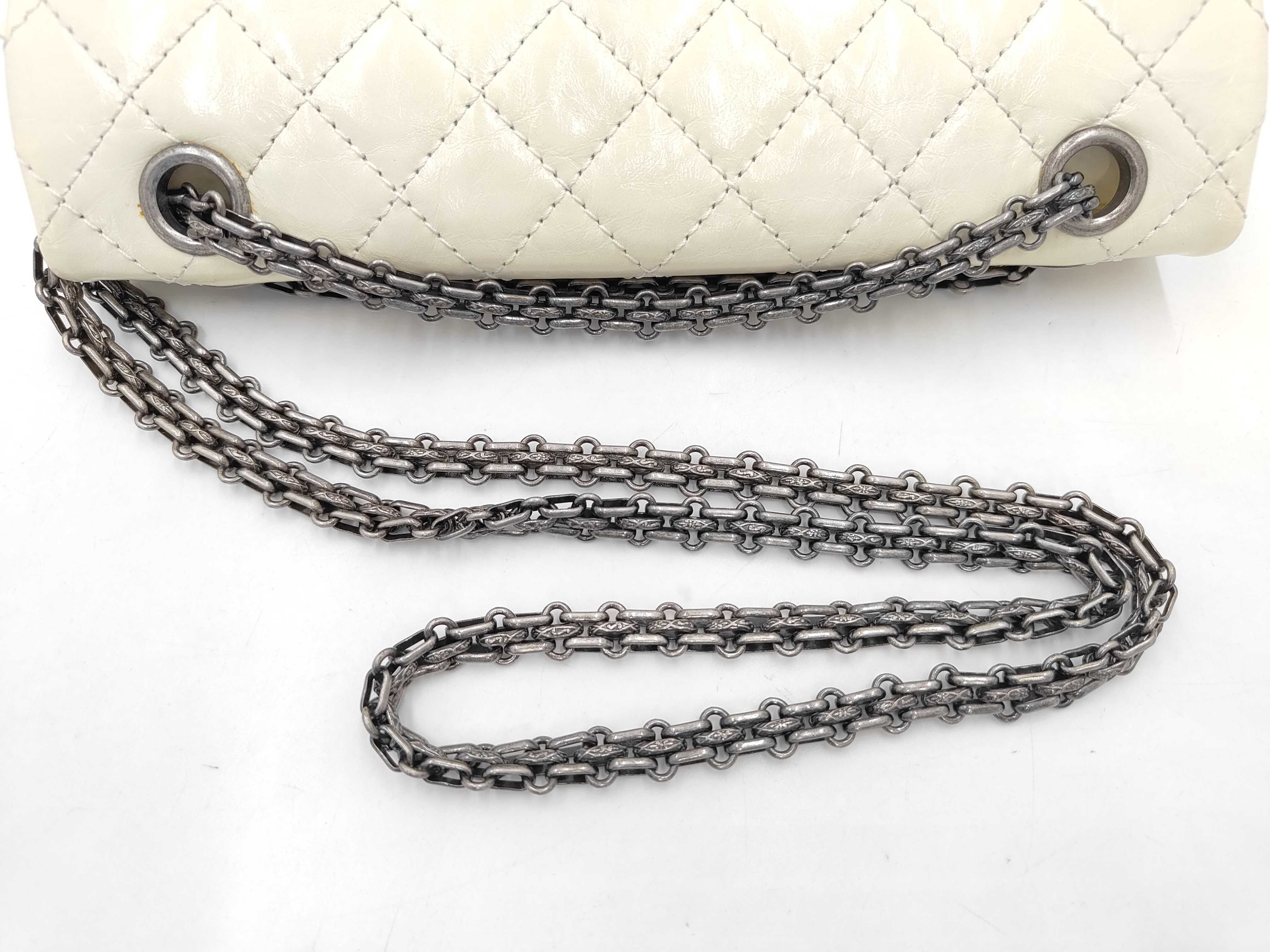 Classic 2.55 Medium Matelassé Vintage Calfskin Ivory Silver Hardware A37586 Shoulder Bag — view 5
