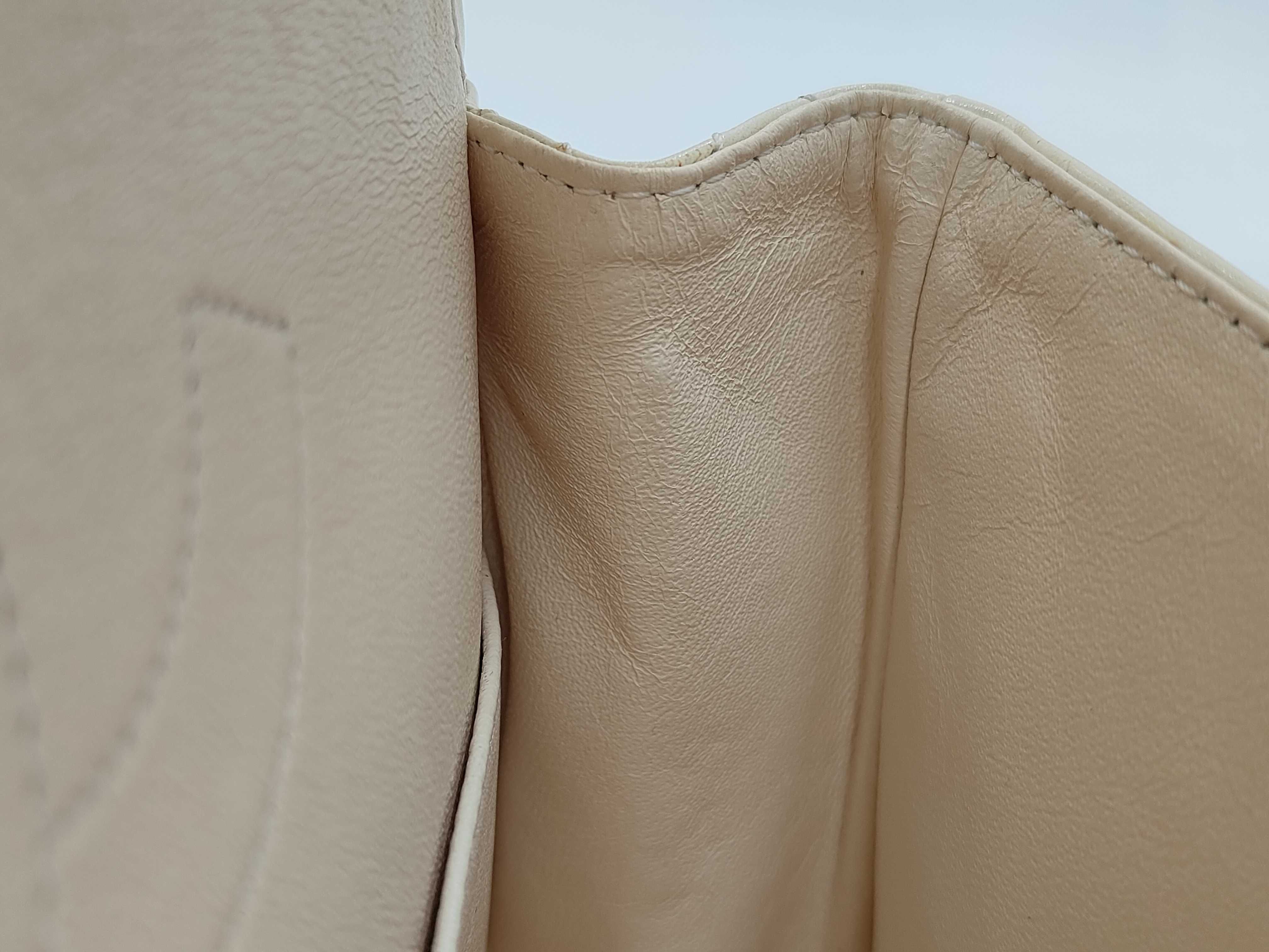 Classic 2.55 Medium Matelassé Vintage Calfskin Ivory Silver Hardware A37586 Shoulder Bag — view 10