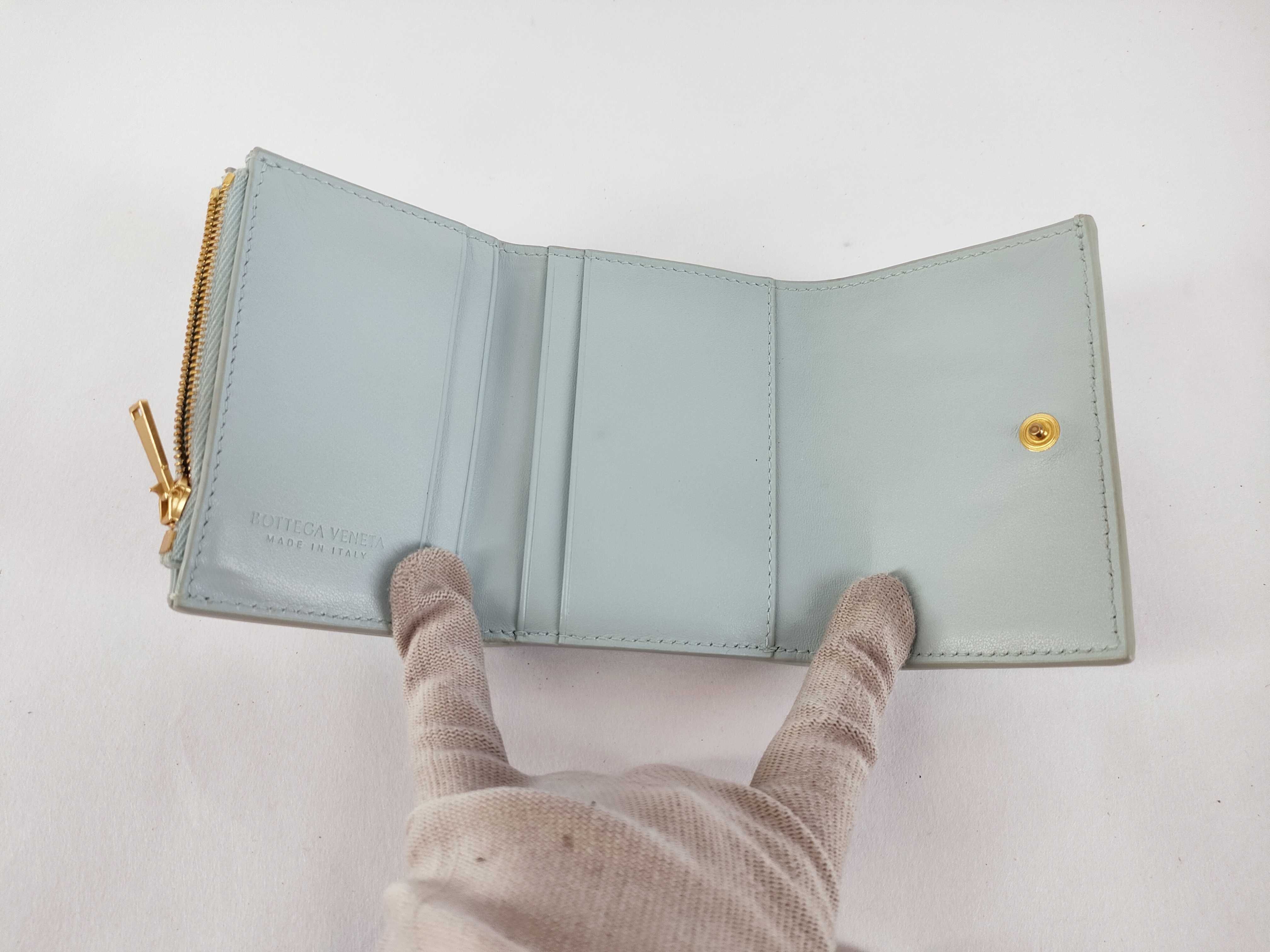 Intrecciato Maxi Cassette Compact Wallet, Light Blue — view 9