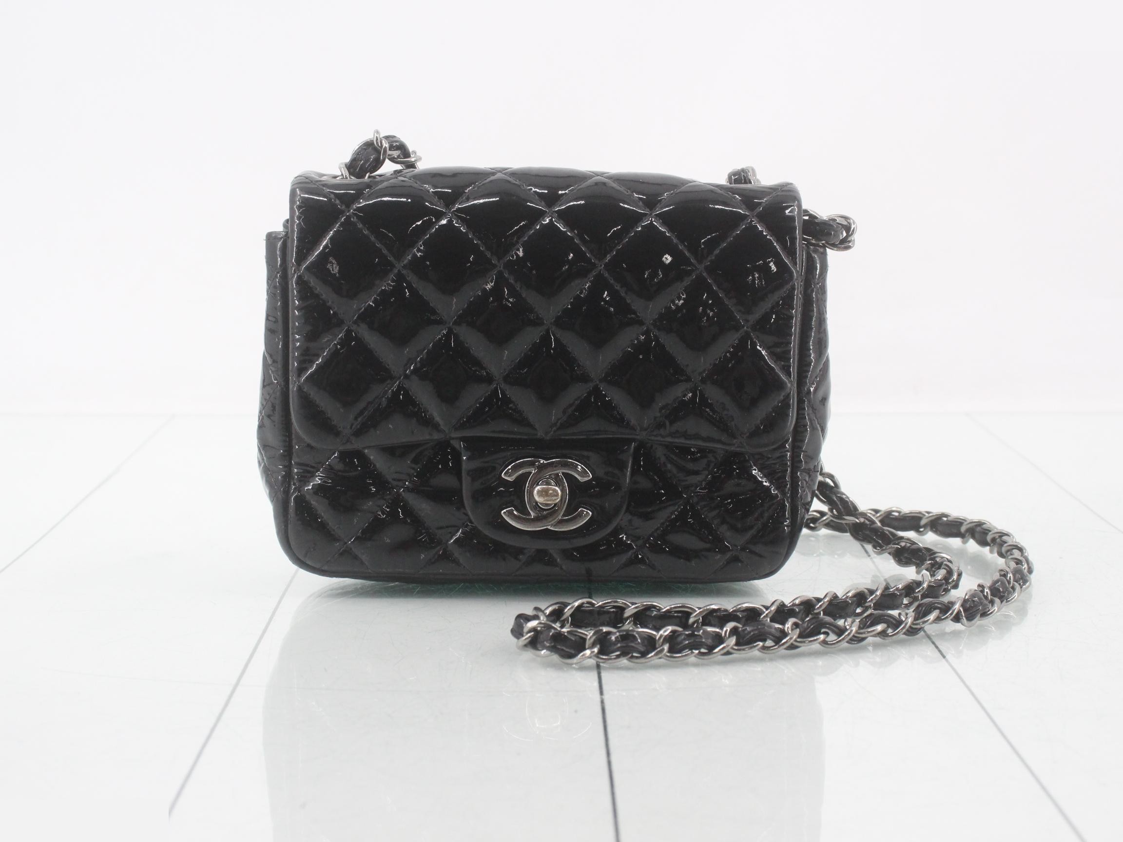 Matelassé enamel chain shoulder bag