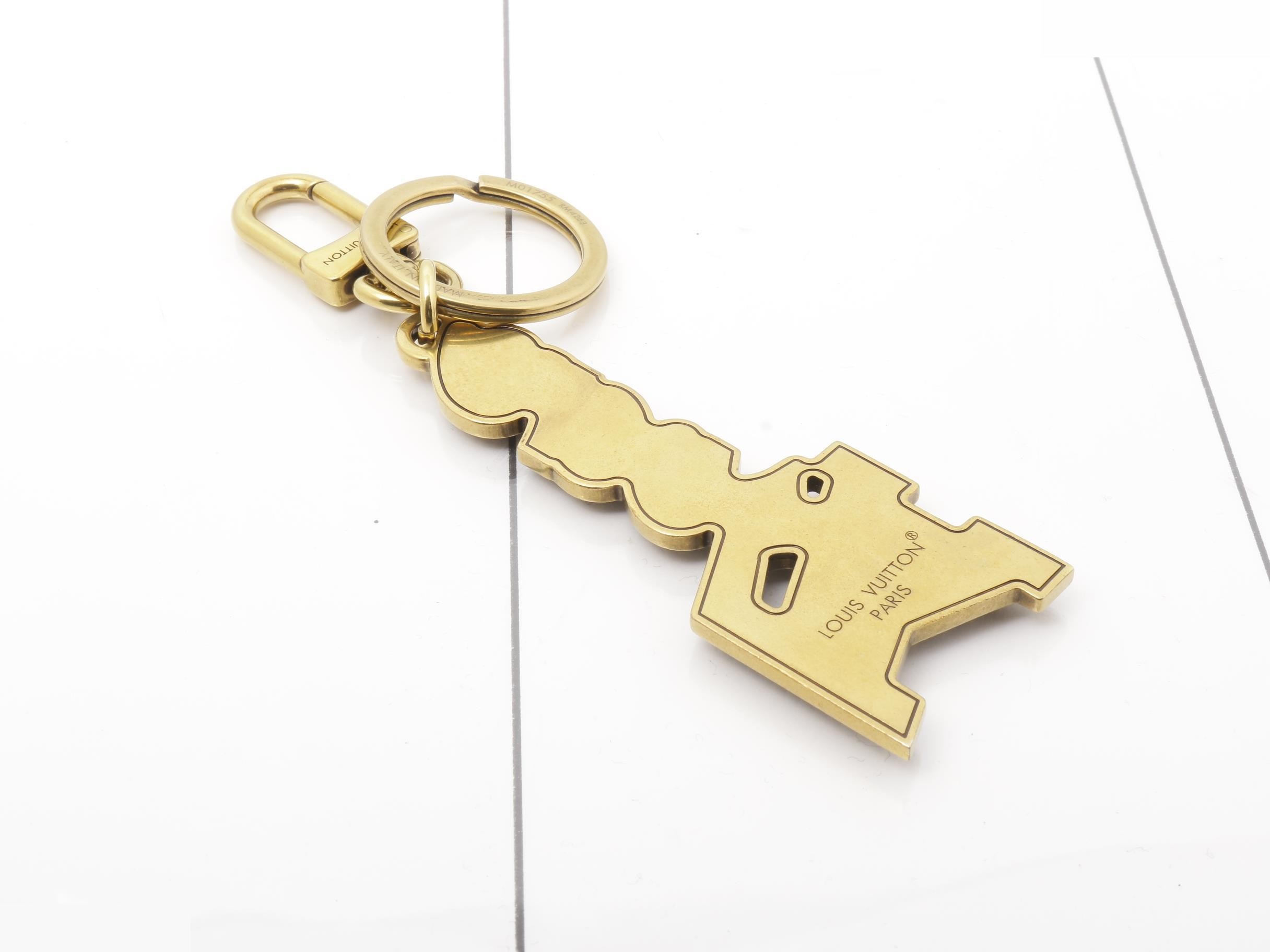 Keychain - LV Lovers Studs Gold — view 2