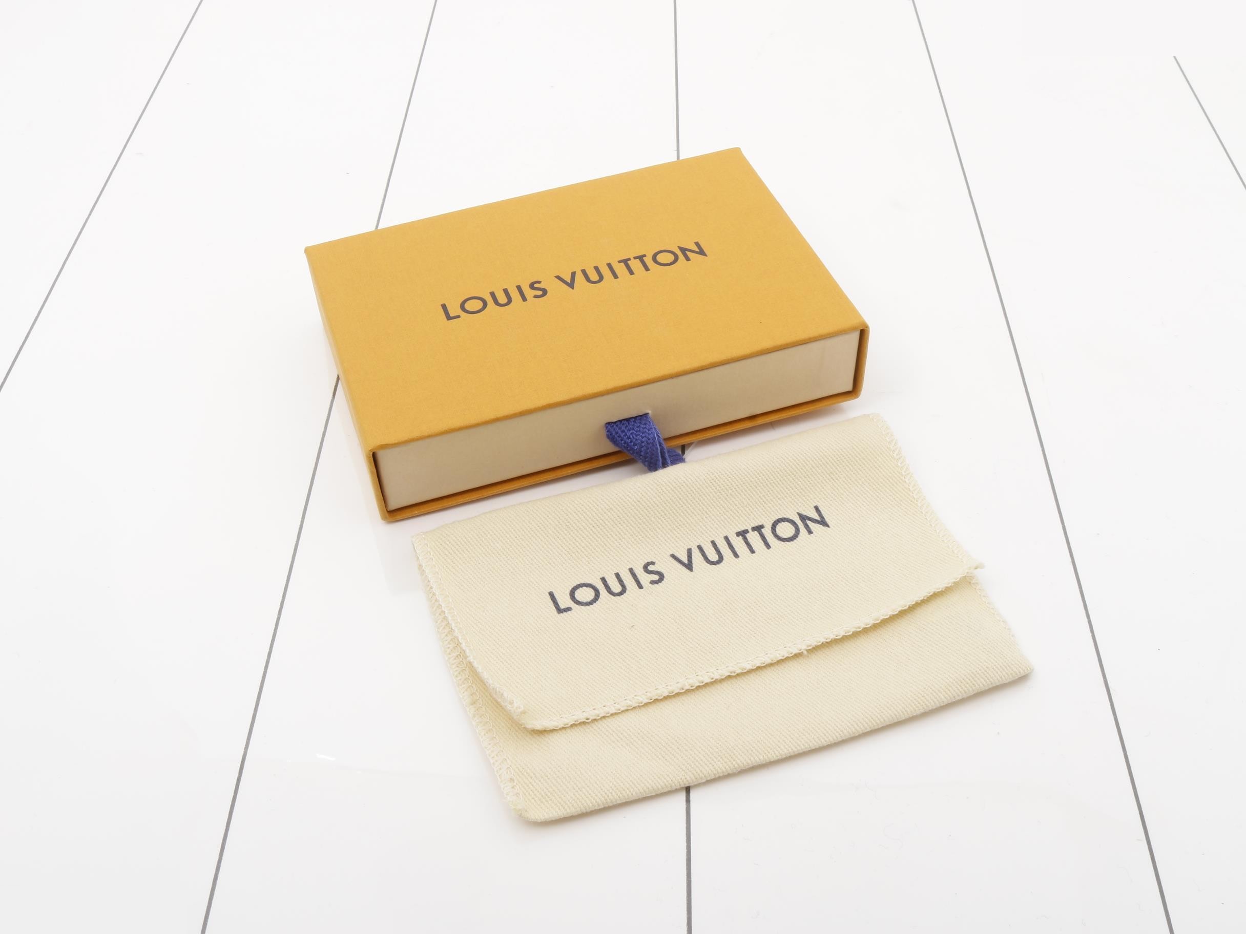Keychain - LV Lovers Studs Gold — view 4