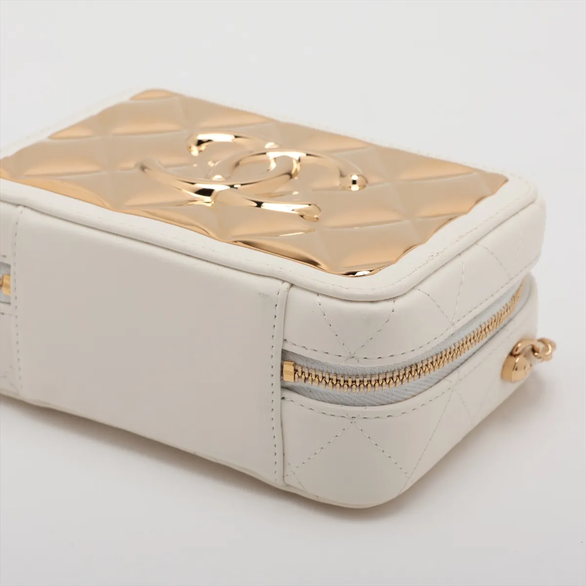 Matelassé Lambskin x Metal Chain Shoulder Bag, White with Gold Hardware, 31700550, Serial Number 31 — view 3