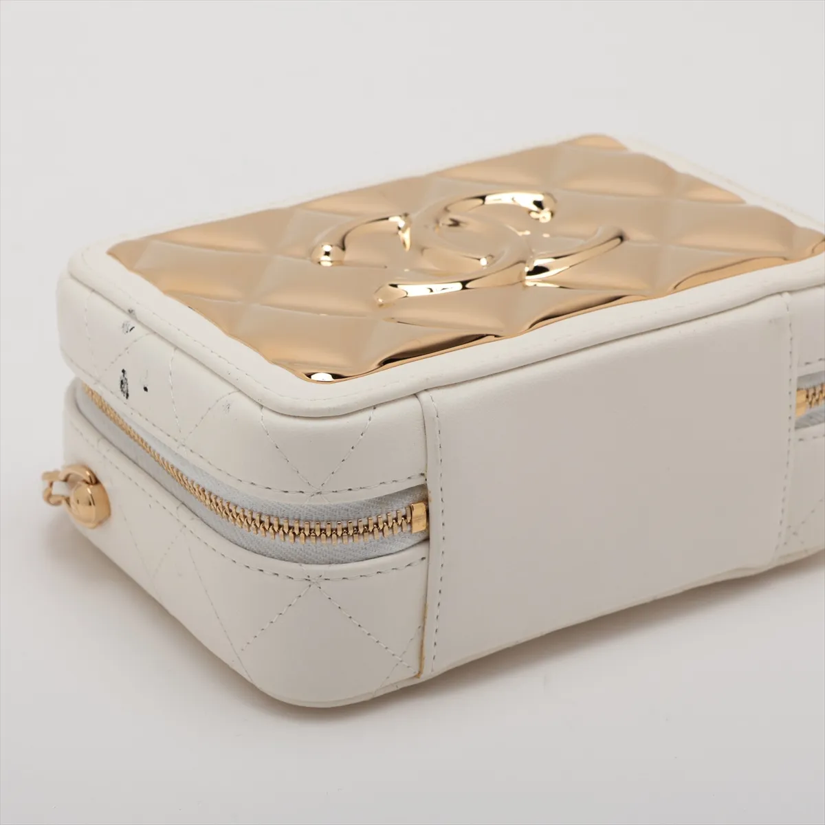 Matelassé Lambskin x Metal Chain Shoulder Bag, White with Gold Hardware, 31700550, Serial Number 31 — view 4