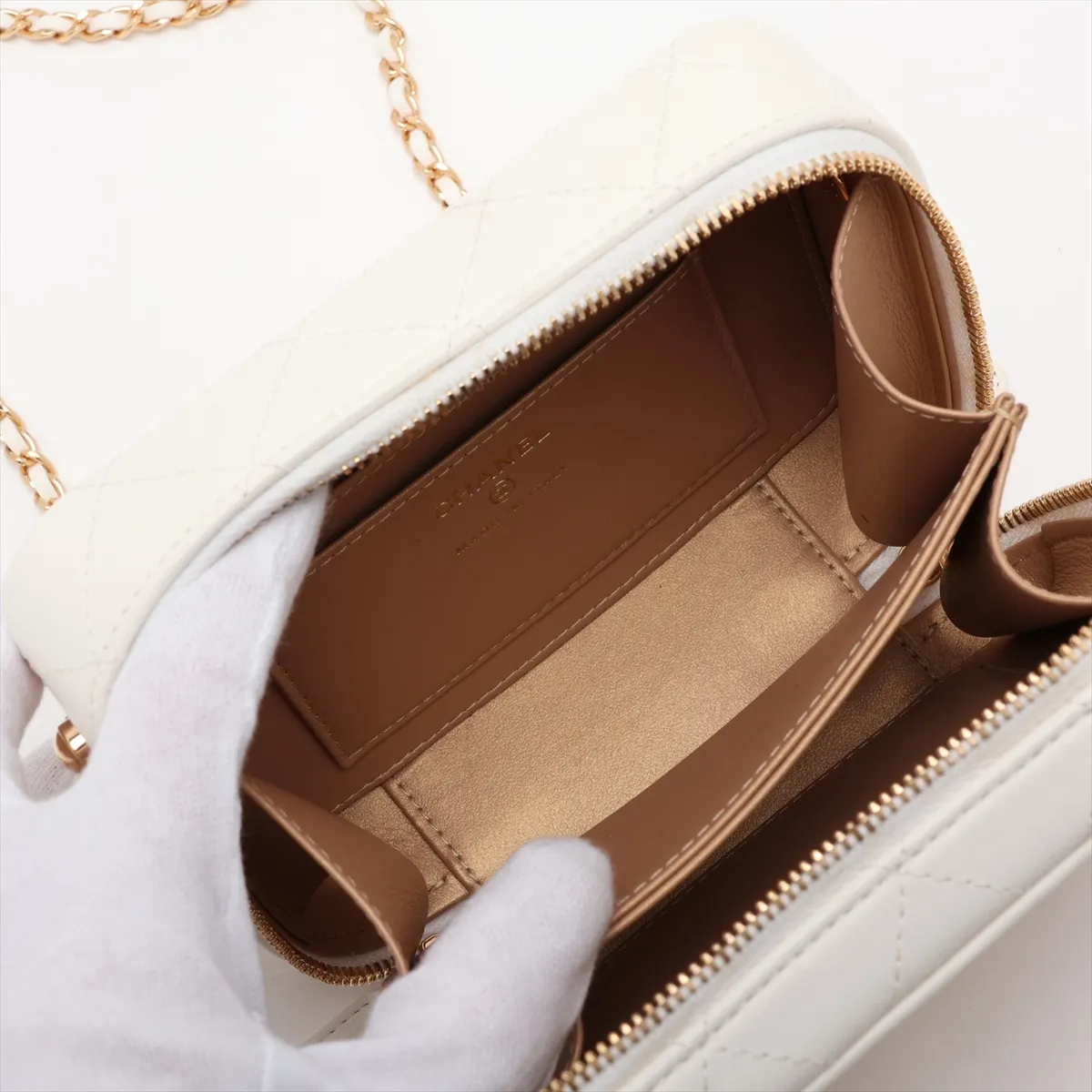 Matelassé Lambskin x Metal Chain Shoulder Bag, White with Gold Hardware, 31700550, Serial Number 31 — view 6