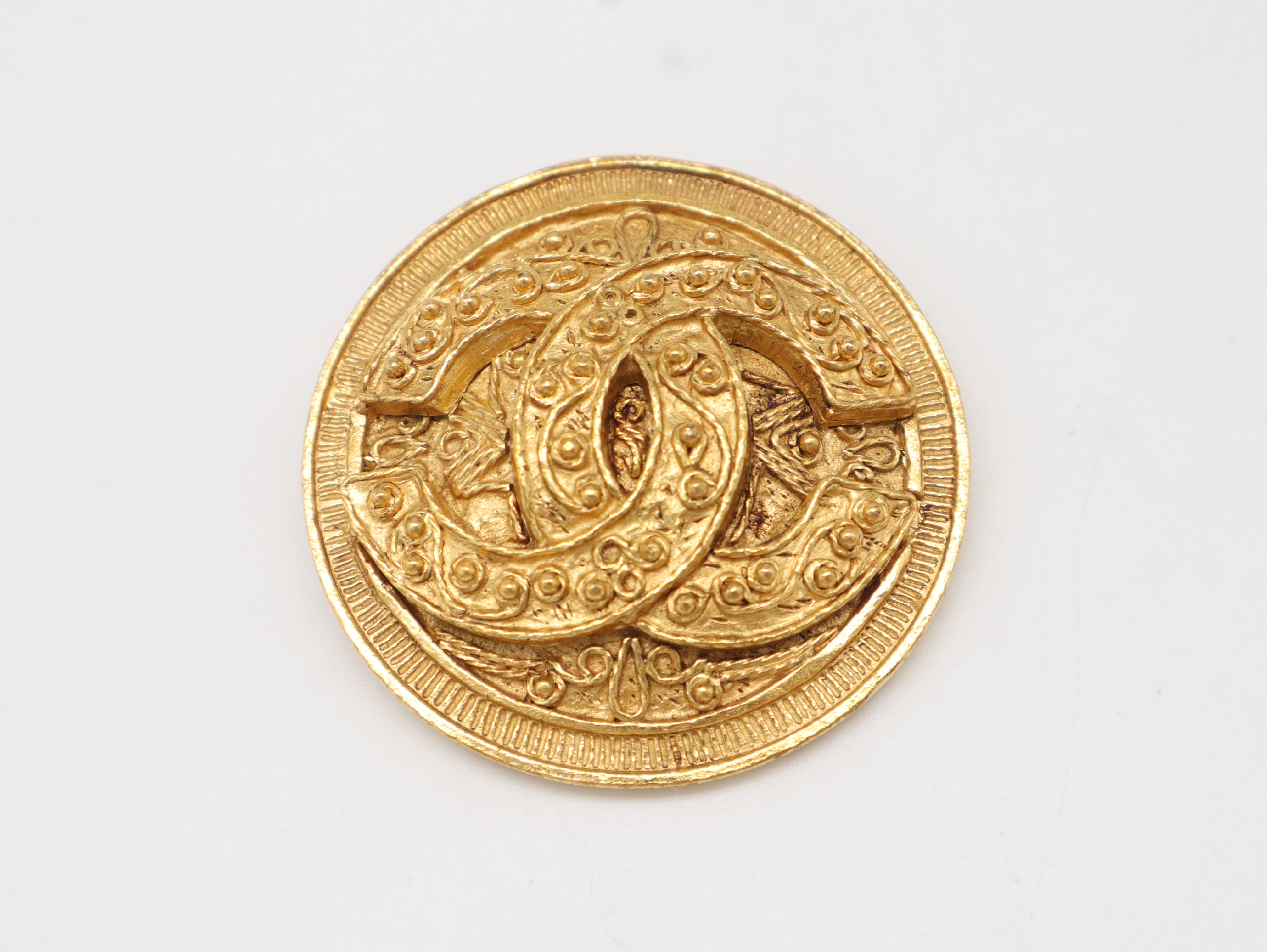 94A GP Medallion Round Brooch