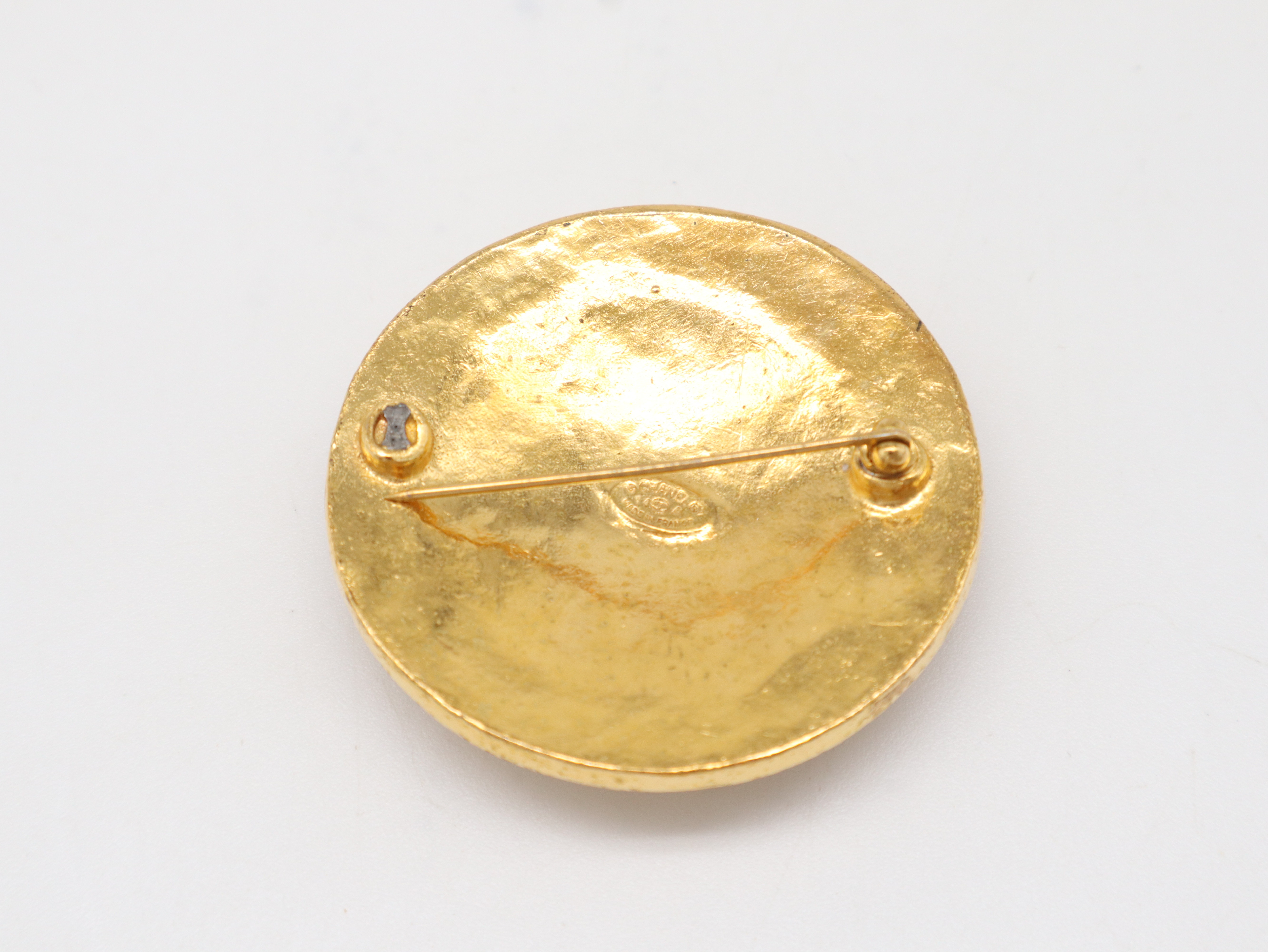 94A GP Medallion Round Brooch — view 2