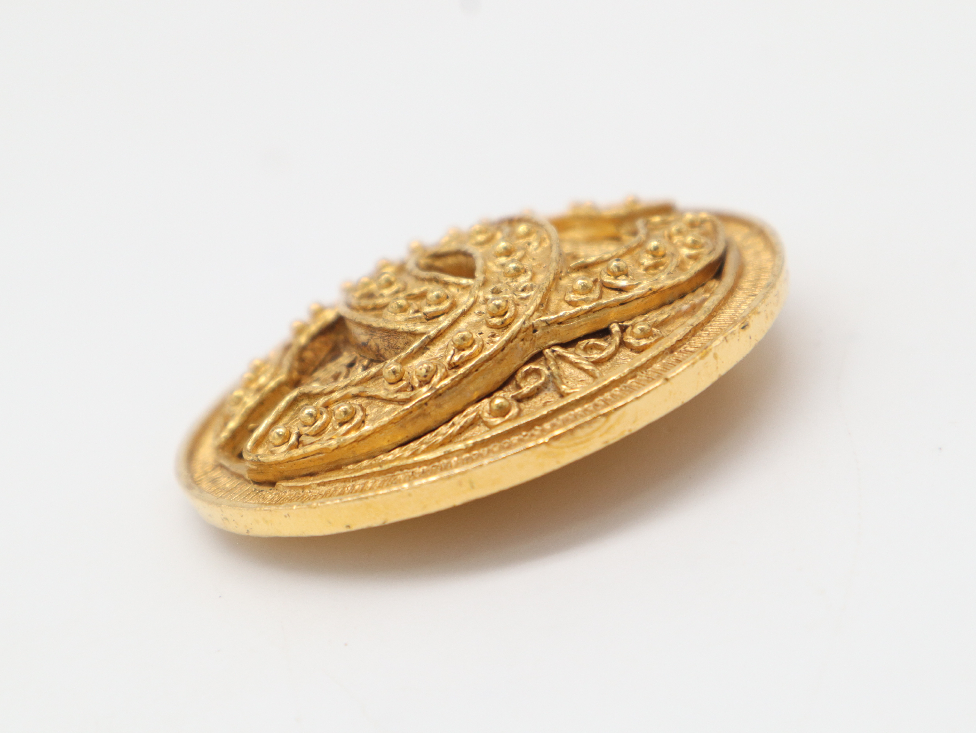 94A GP Medallion Round Brooch — view 3