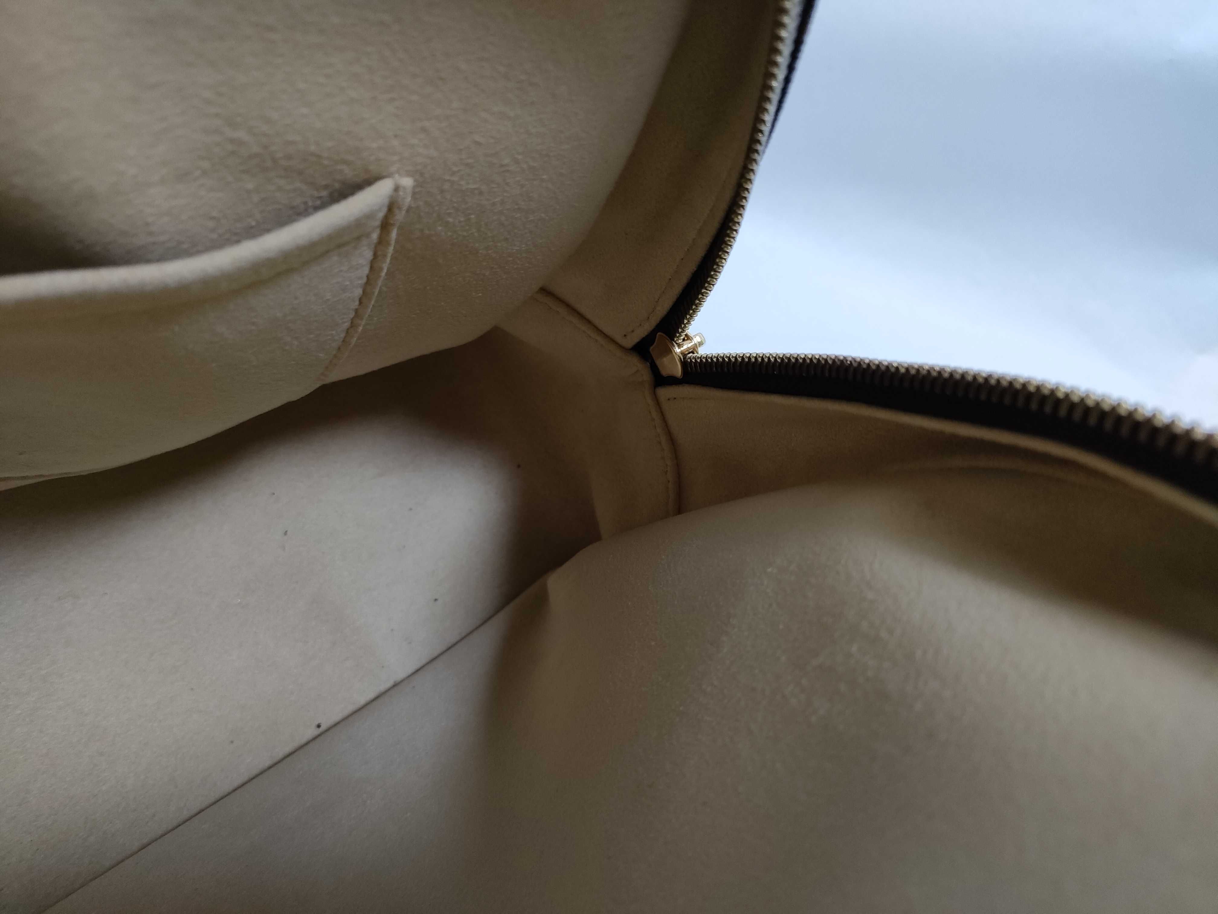 Monogram LV Monogram Manhattan Handbag — view 13