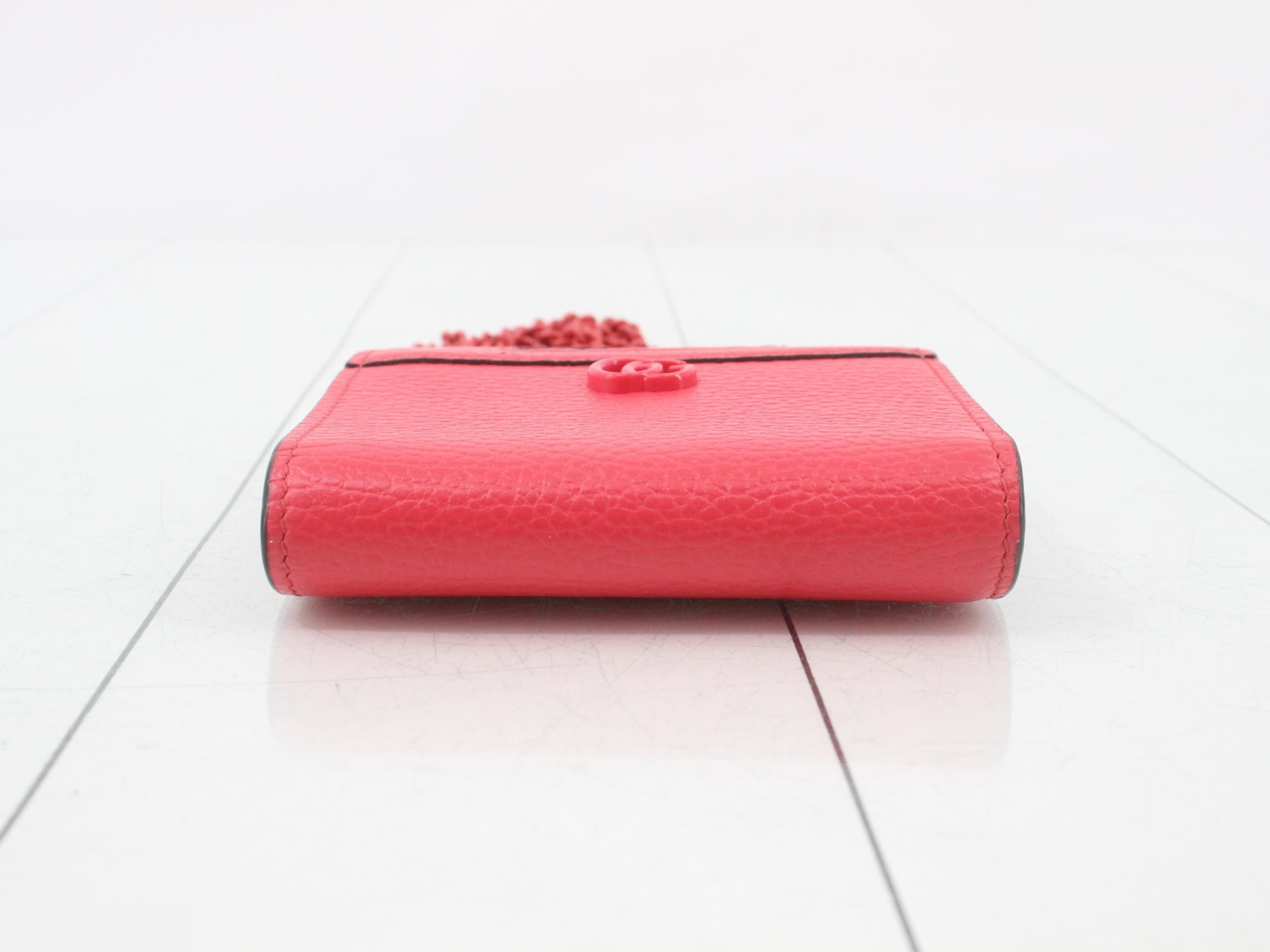 GG Marmont Shoulder Bag — view 3