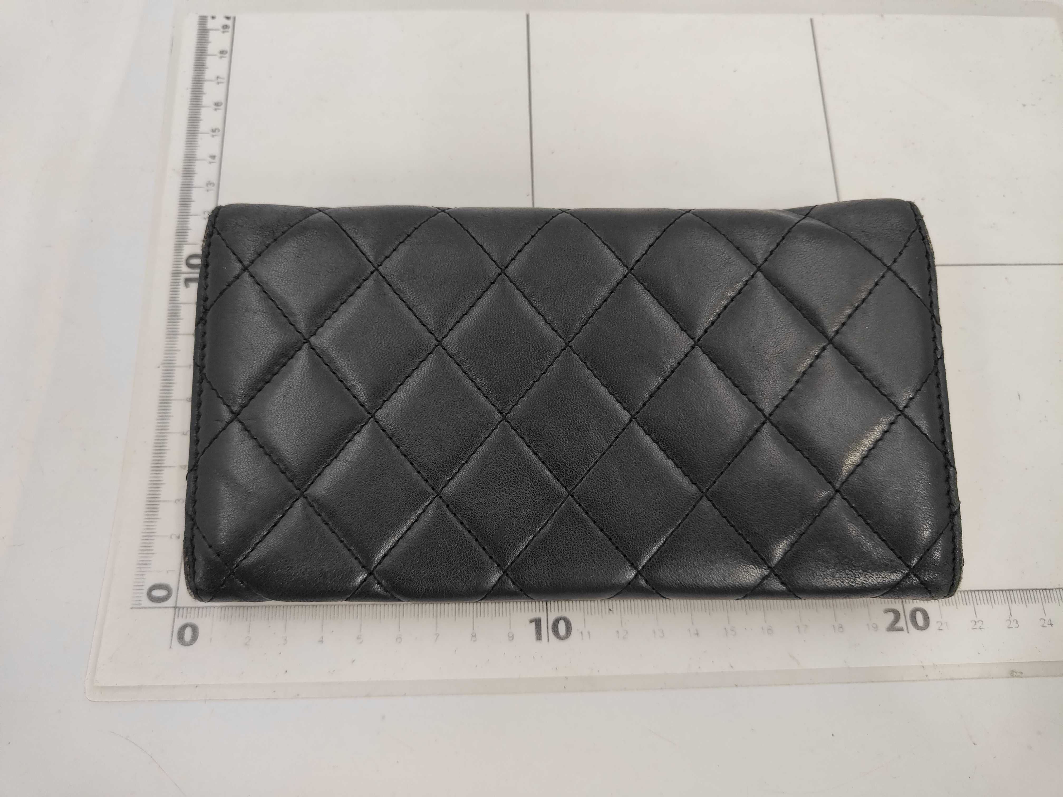 Matelassé Bi-fold Long Wallet, Black, Seal 18724390 — view 2