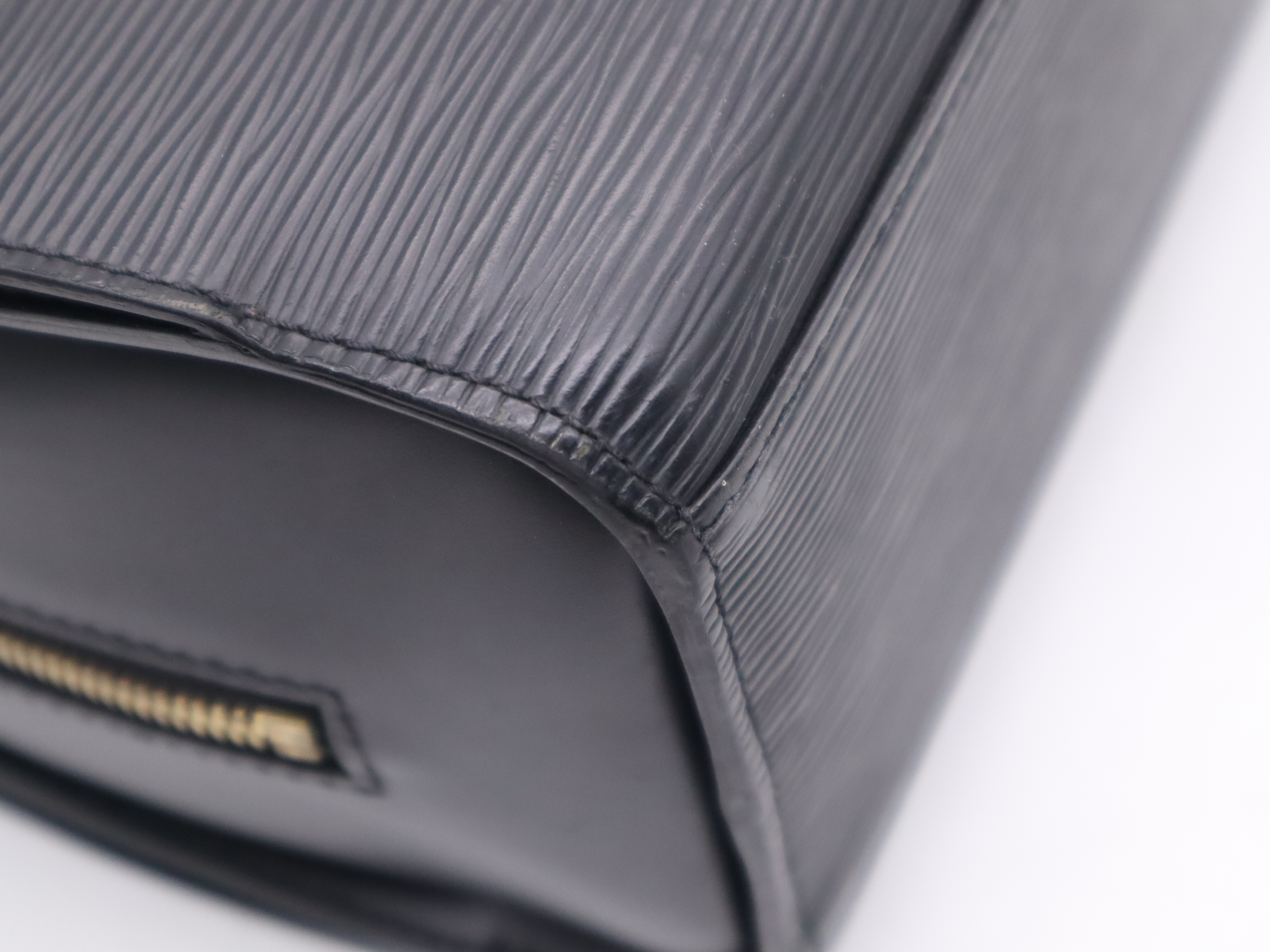 M52052 Epi Pont Neuf Noir Handbag — view 11