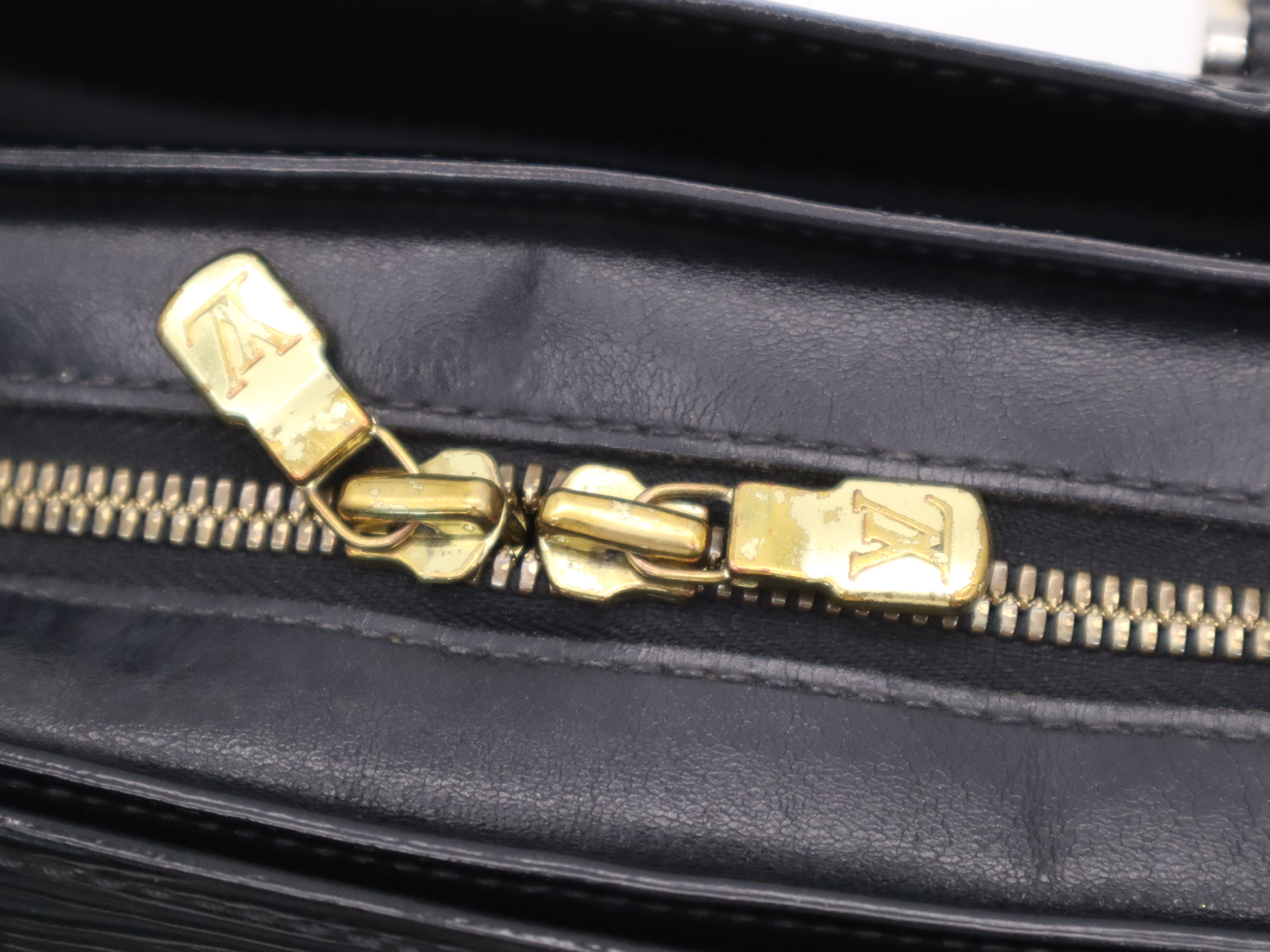 M52052 Epi Pont Neuf Noir Handbag — view 12