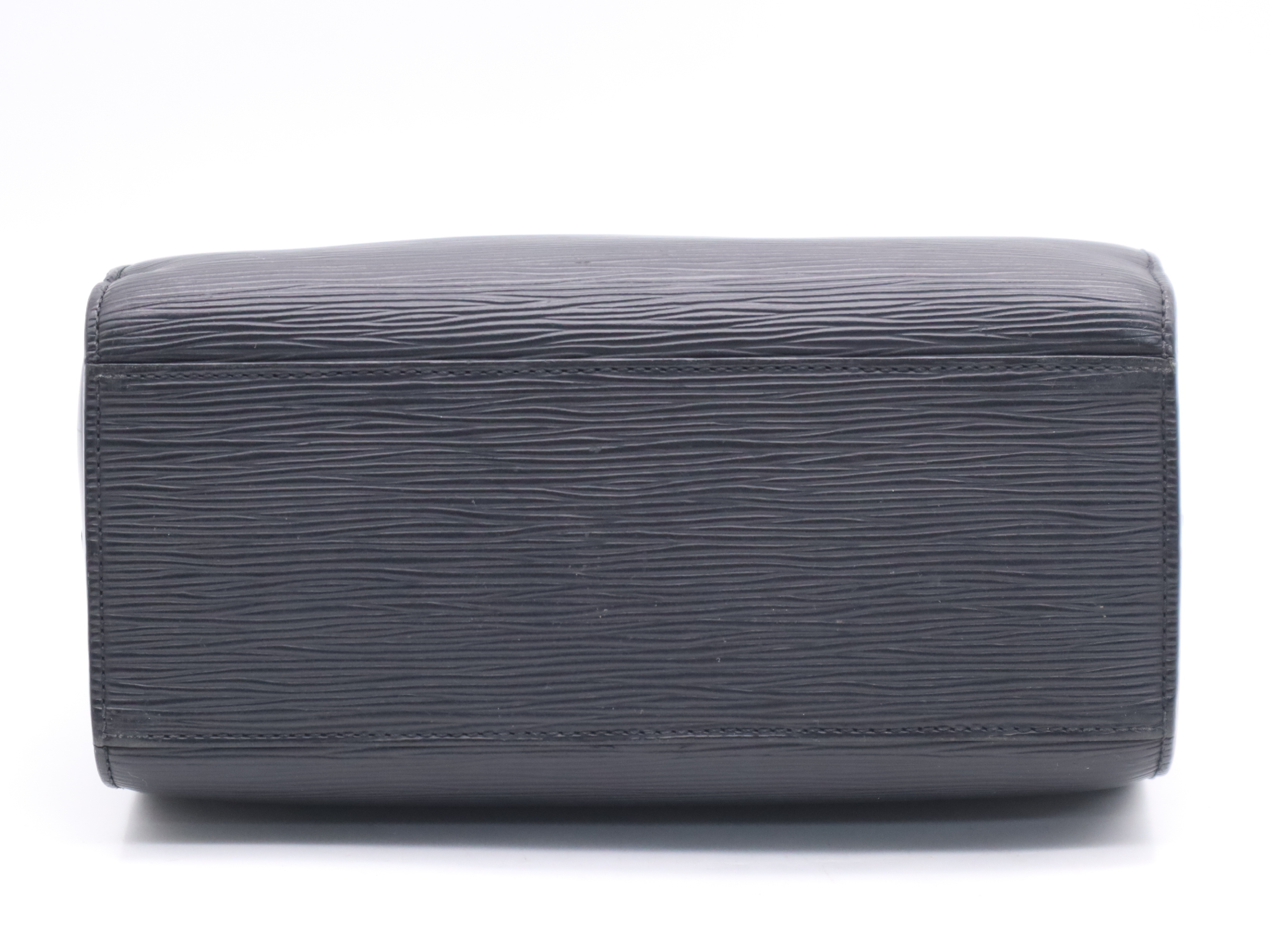 M52052 Epi Pont Neuf Noir Handbag — view 4