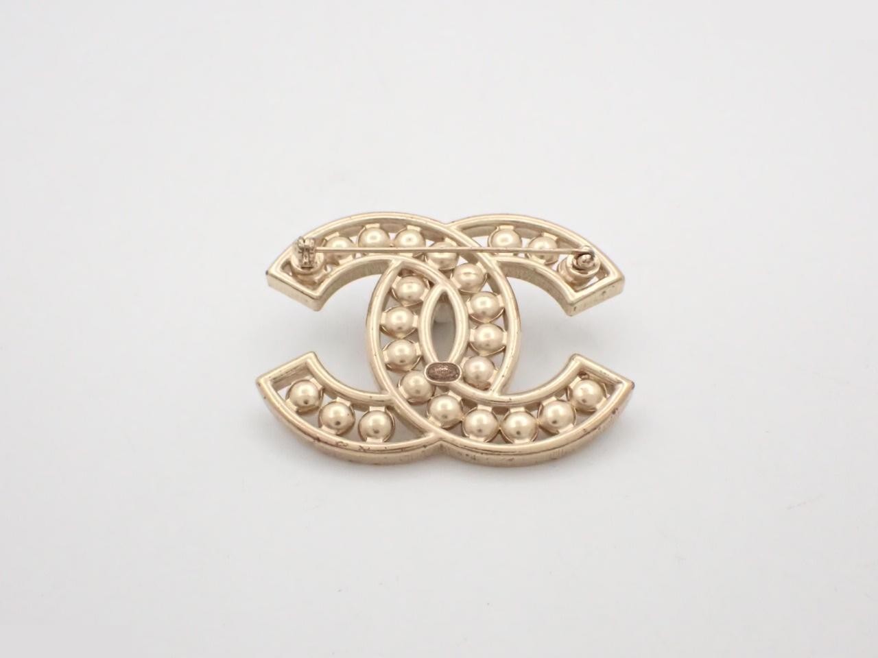 Coco Mark Stone Pearl Gold Brooch A16P — view 2