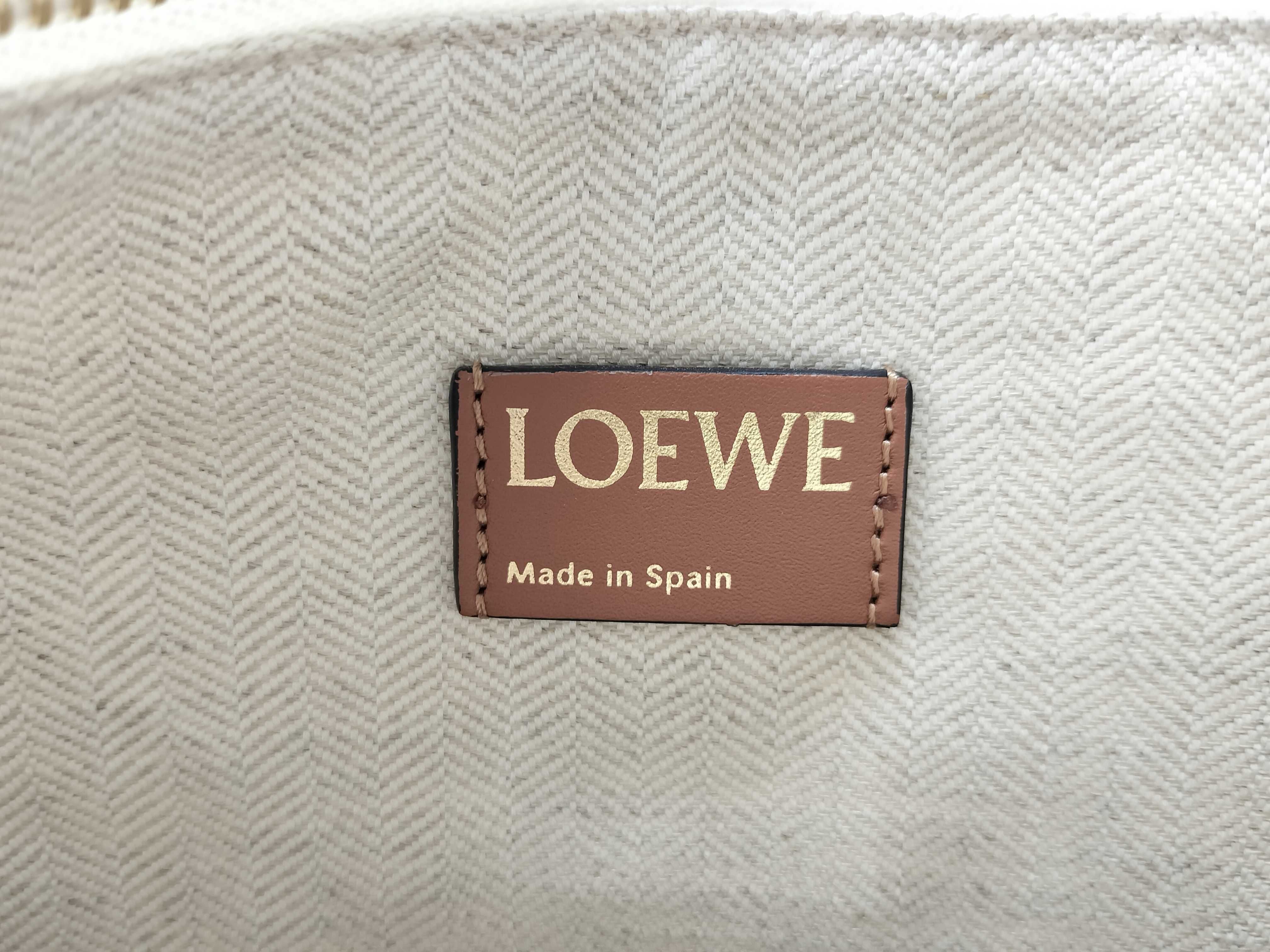 (Loewe) Clutch Bag Pouch for Women, Oblong Pouch, Anagram Jacquard & Calfskin Pouch — view 12
