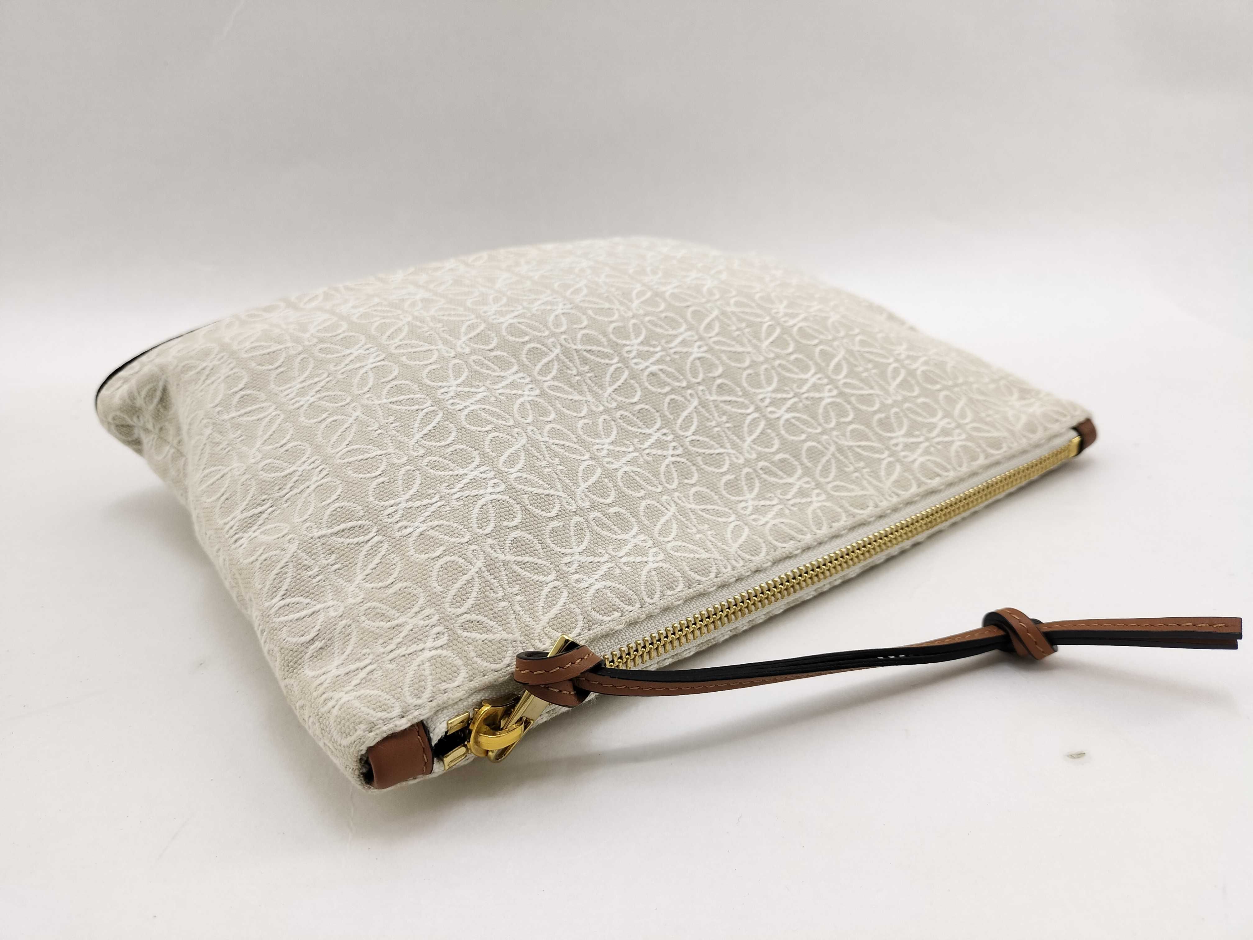 (Loewe) Clutch Bag Pouch for Women, Oblong Pouch, Anagram Jacquard & Calfskin Pouch — view 6