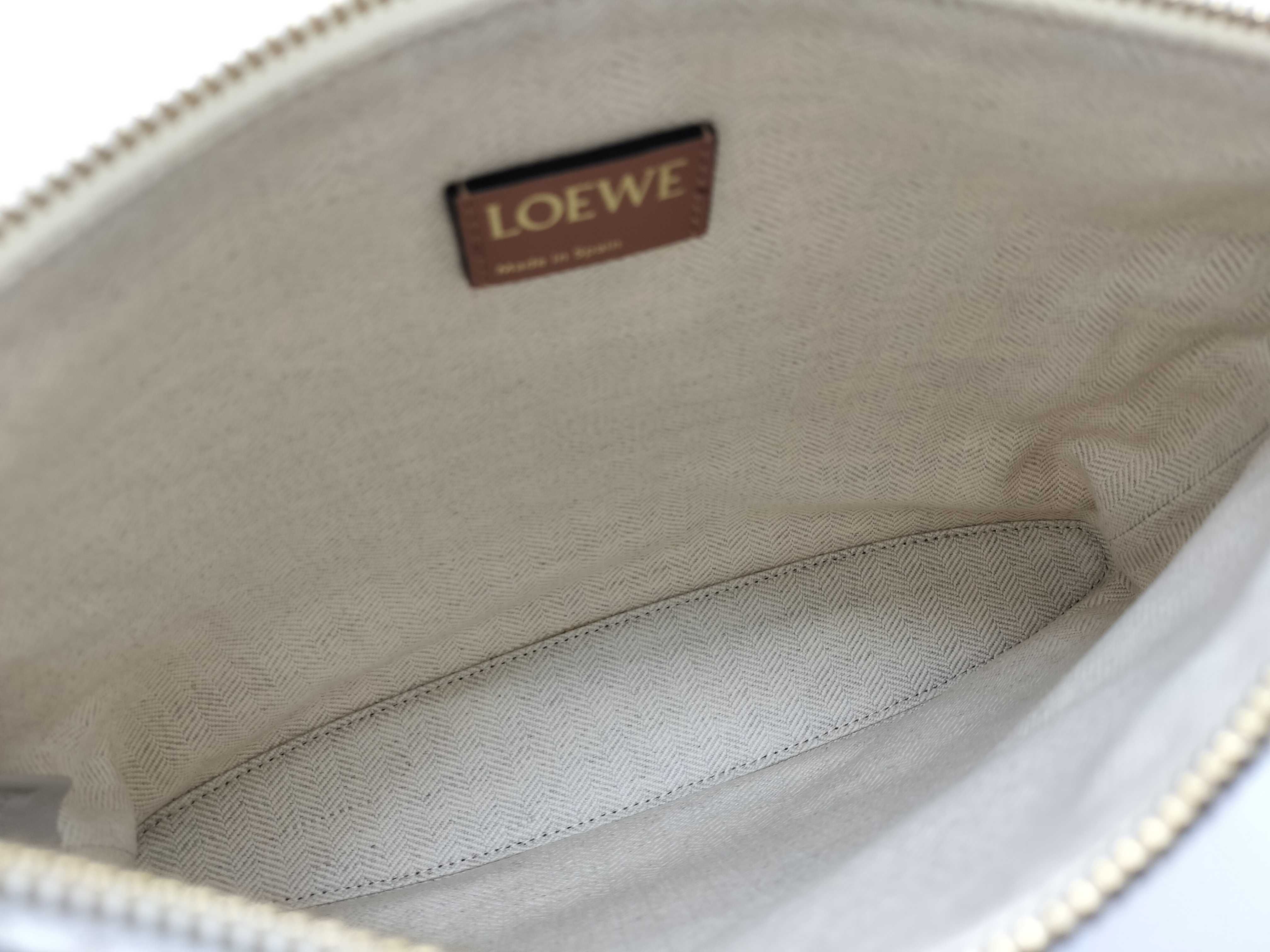 (Loewe) Clutch Bag Pouch for Women, Oblong Pouch, Anagram Jacquard & Calfskin Pouch — view 10