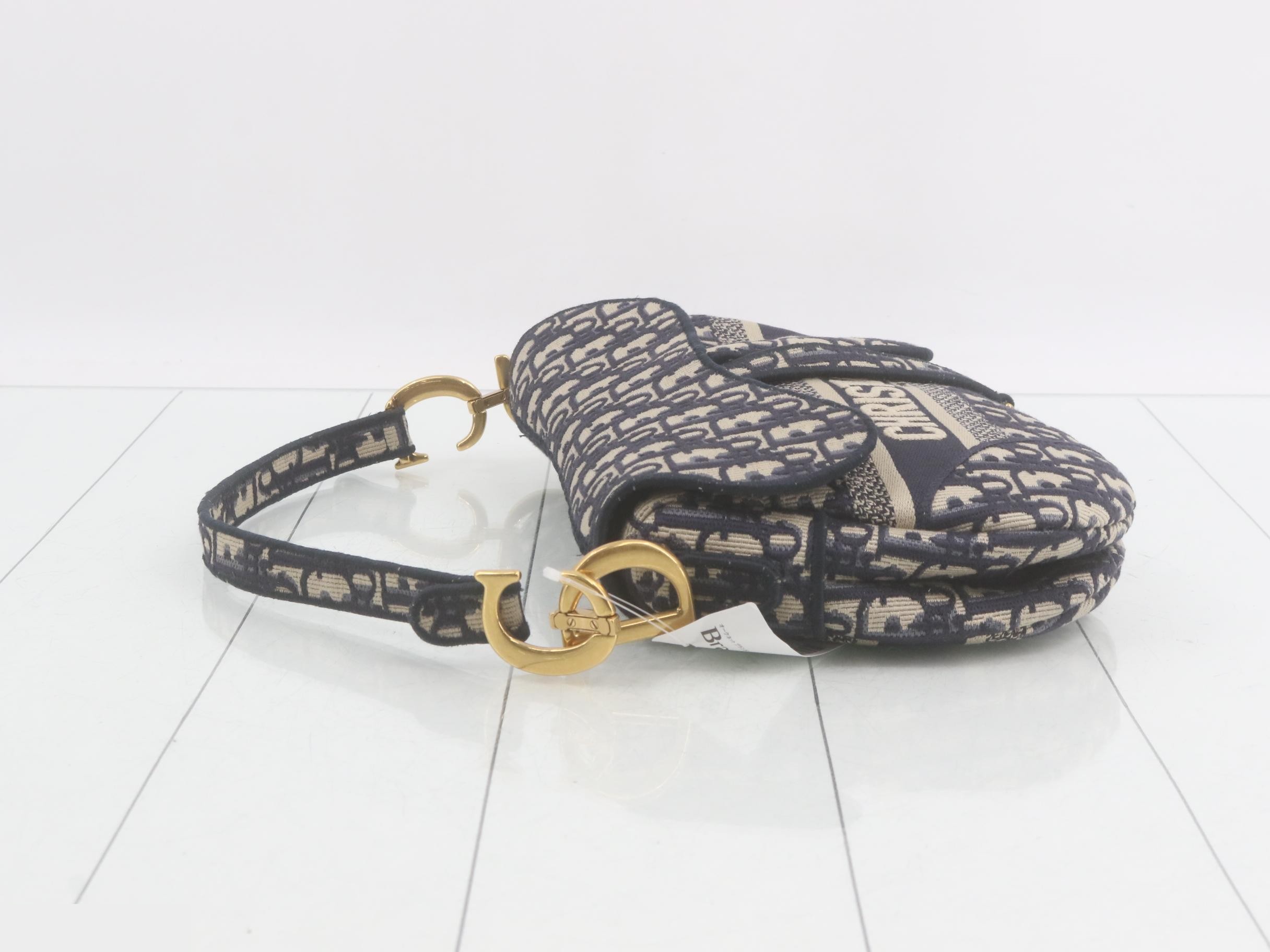 Saddlebag, Oblique Embroidery, One-Shoulder Bag — view 4