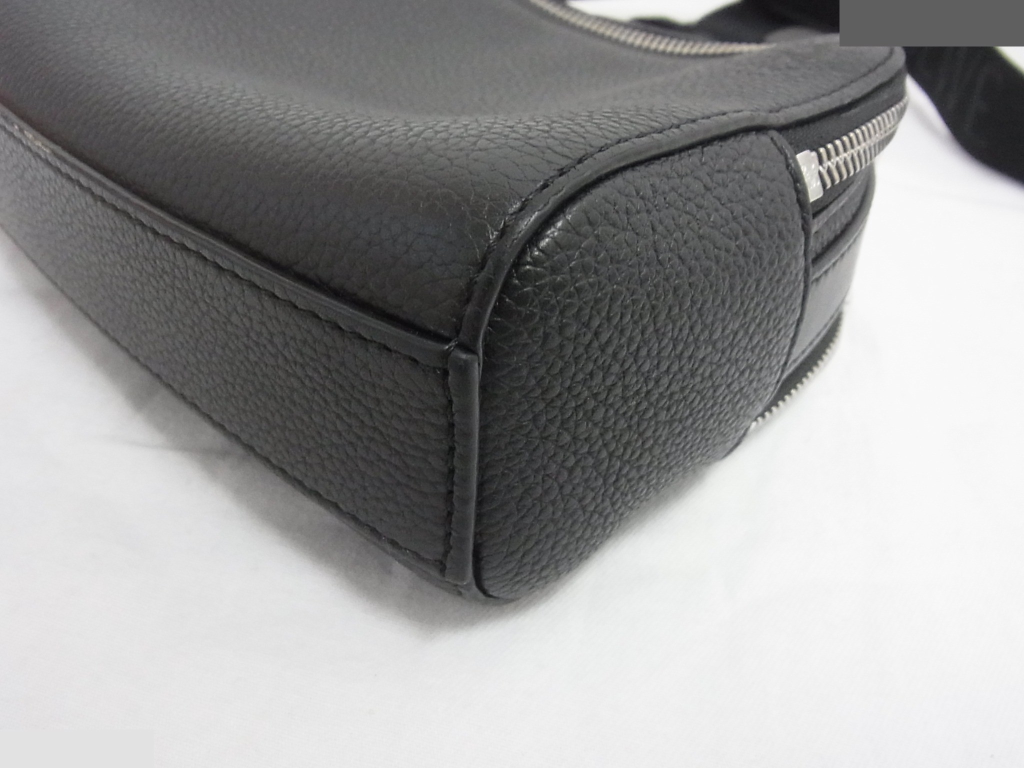 Shoulder bag, black — view 3